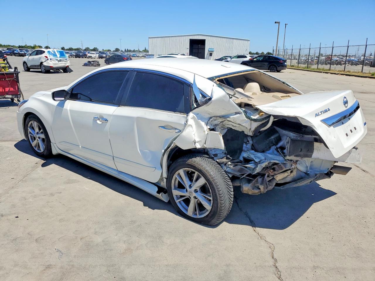 2014 Nissan Altima 2.5 Sv White vin: 1N4AL3AP9EC145493