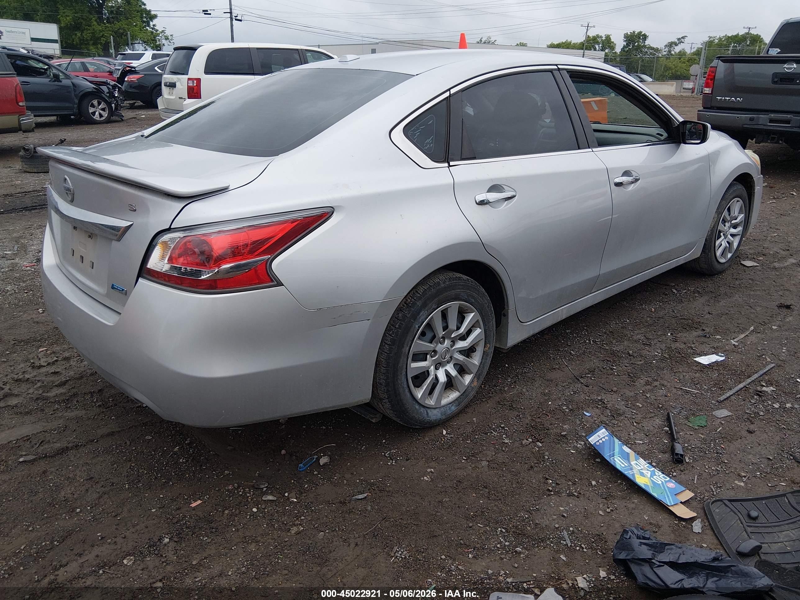 2014 Nissan Altima 2.5 S Серебряный vin: 1N4AL3AP9EC147907