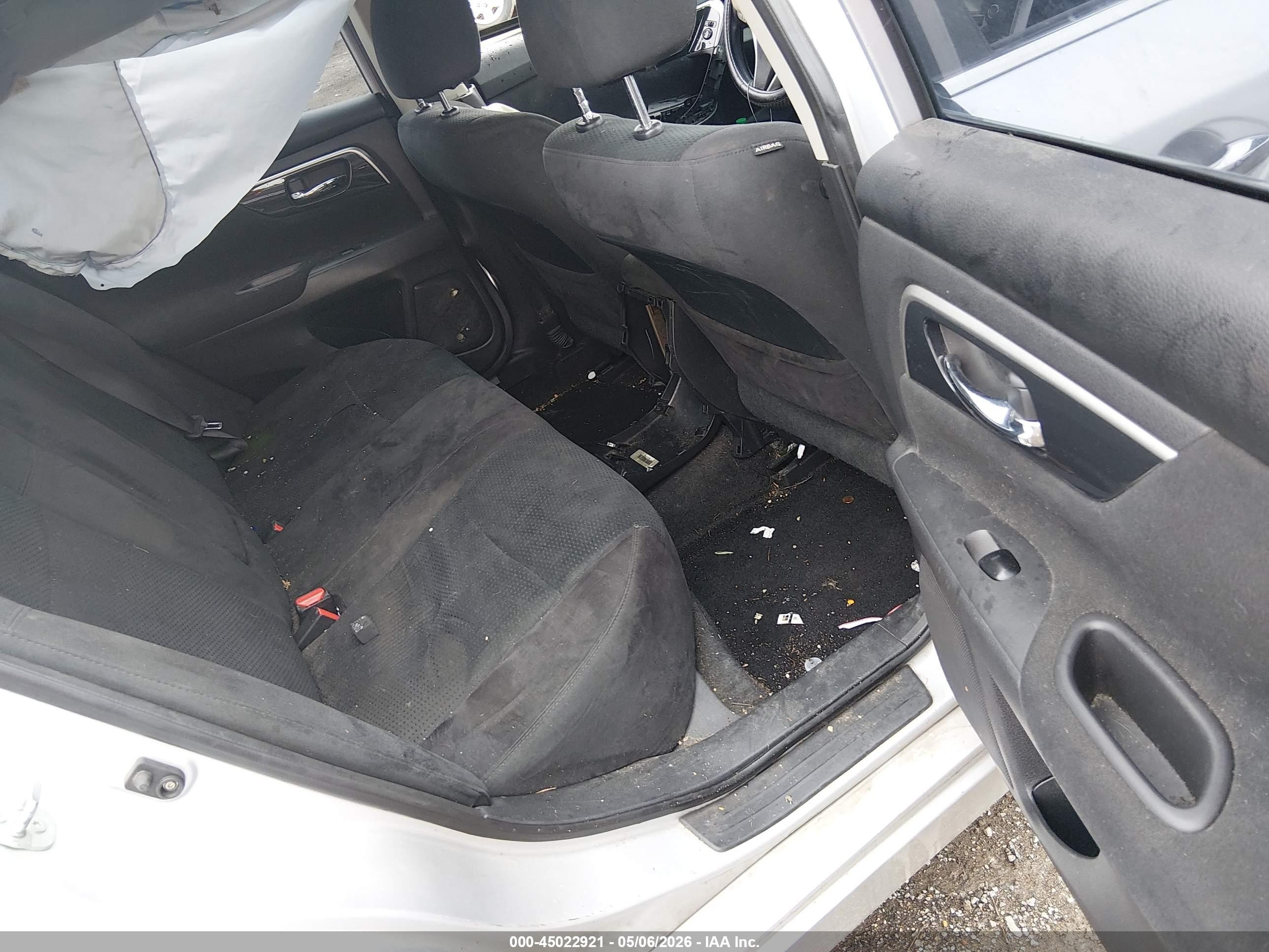 2014 Nissan Altima 2.5 S Серебряный vin: 1N4AL3AP9EC147907