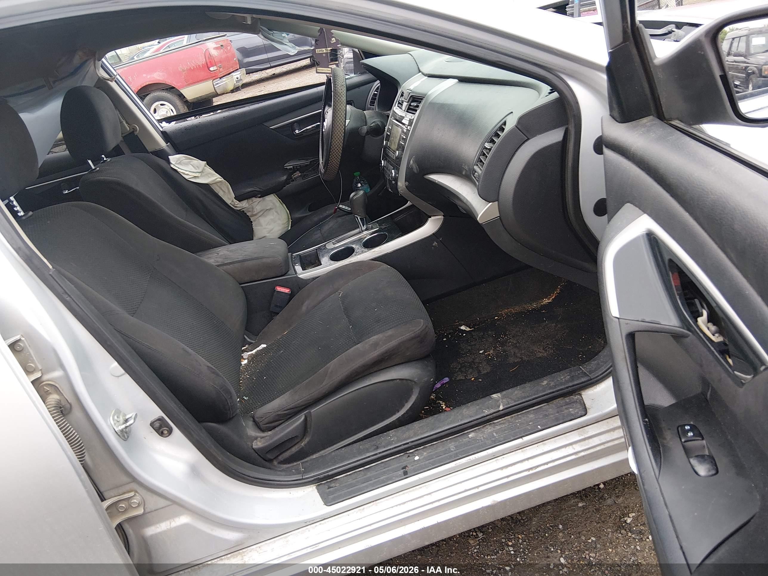 2014 Nissan Altima 2.5 S Серебряный vin: 1N4AL3AP9EC147907