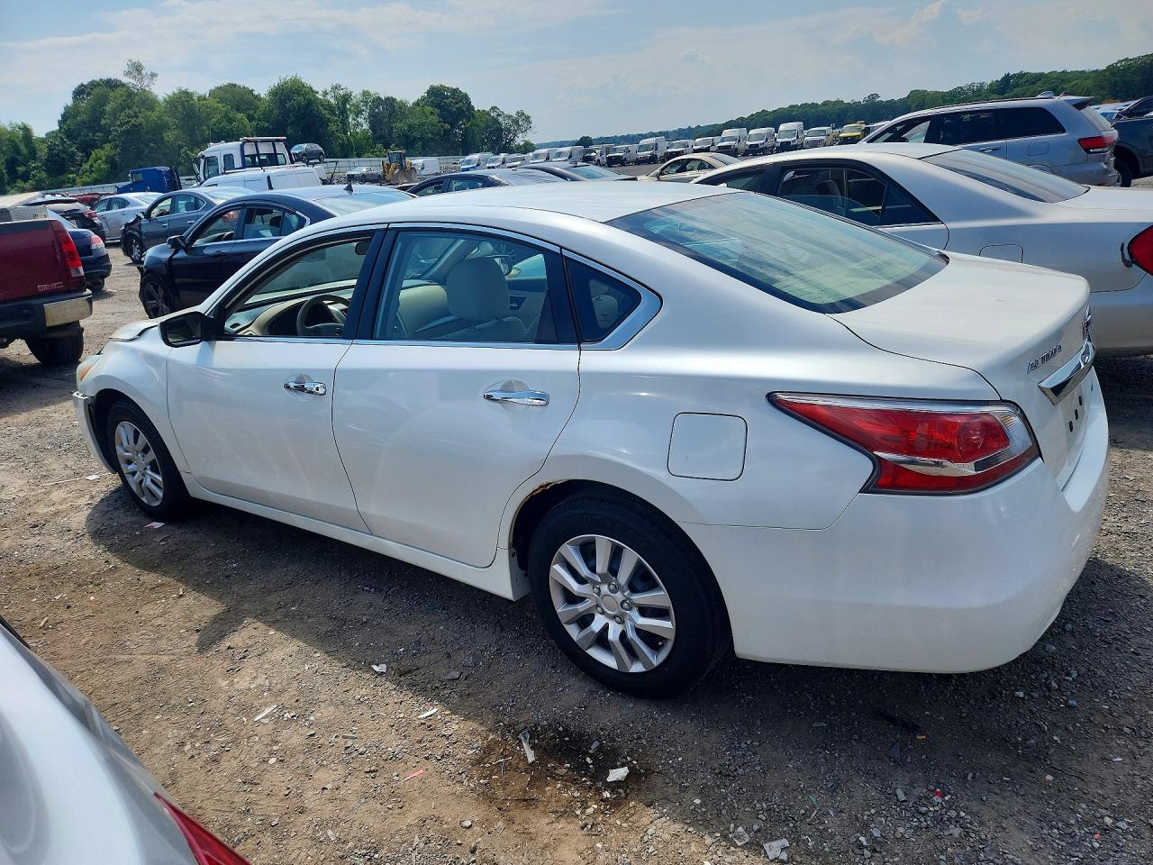 2014 Nissan Altima 2.5 S White vin: 1N4AL3AP9EC150368