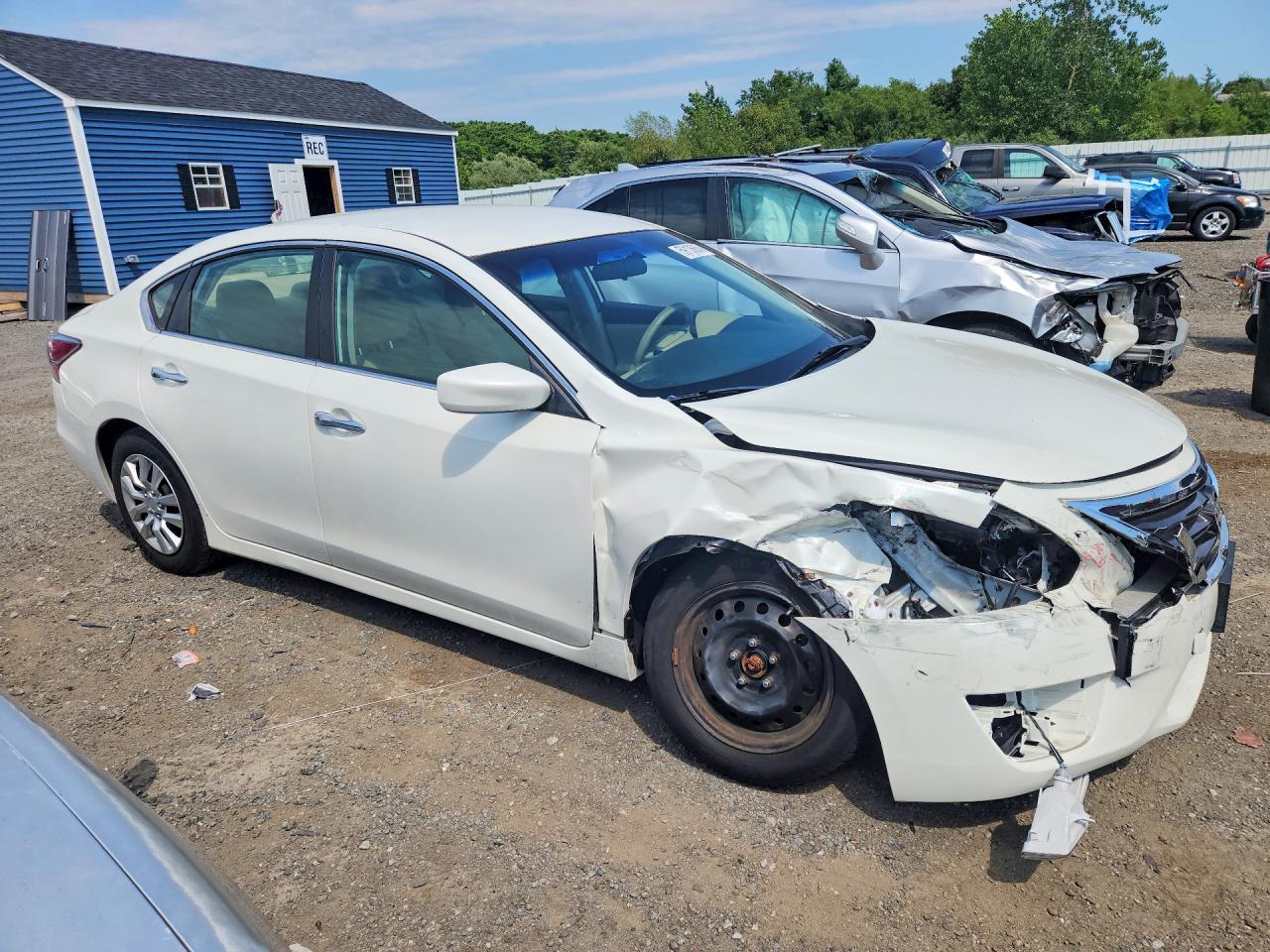 2014 Nissan Altima 2.5 S White vin: 1N4AL3AP9EC150368