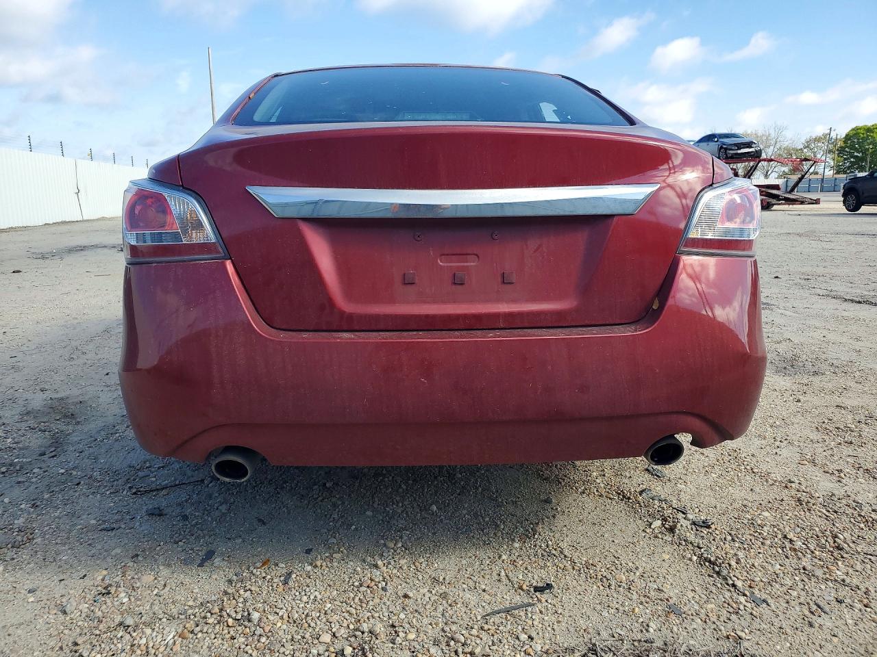 2014 Nissan Altima 2.5 S Red vin: 1N4AL3AP9EC152279