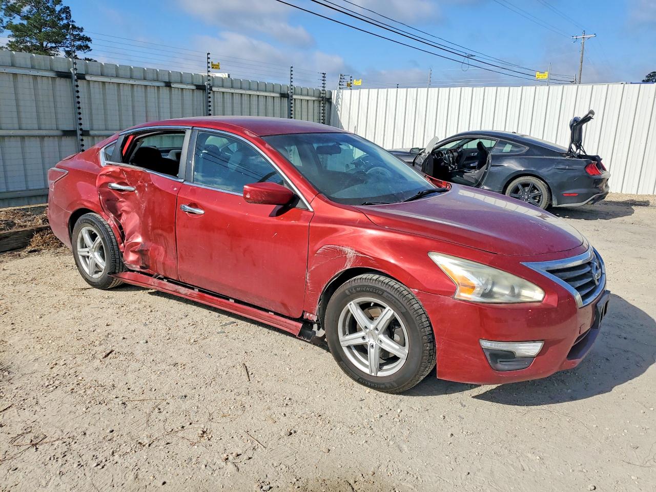 2014 Nissan Altima 2.5 S Red vin: 1N4AL3AP9EC152279