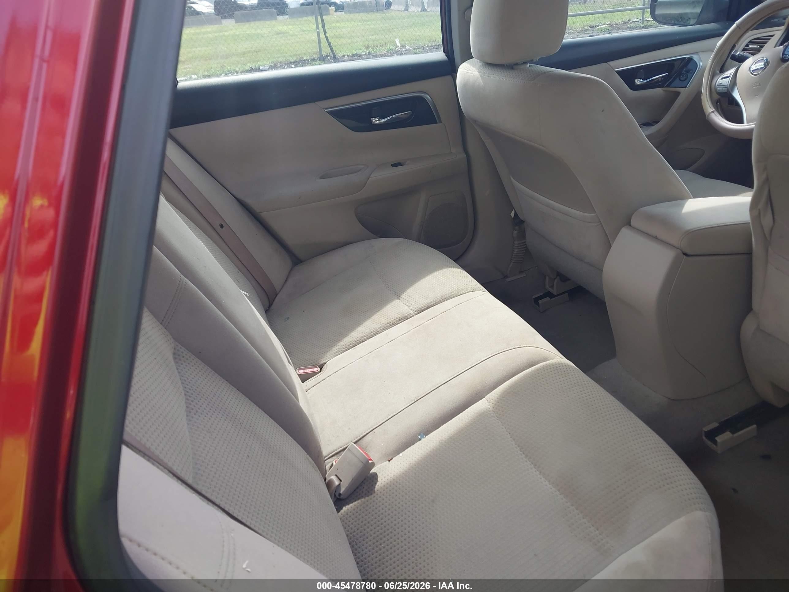 2014 Nissan Altima 2.5 S Красный vin: 1N4AL3AP9EC177943