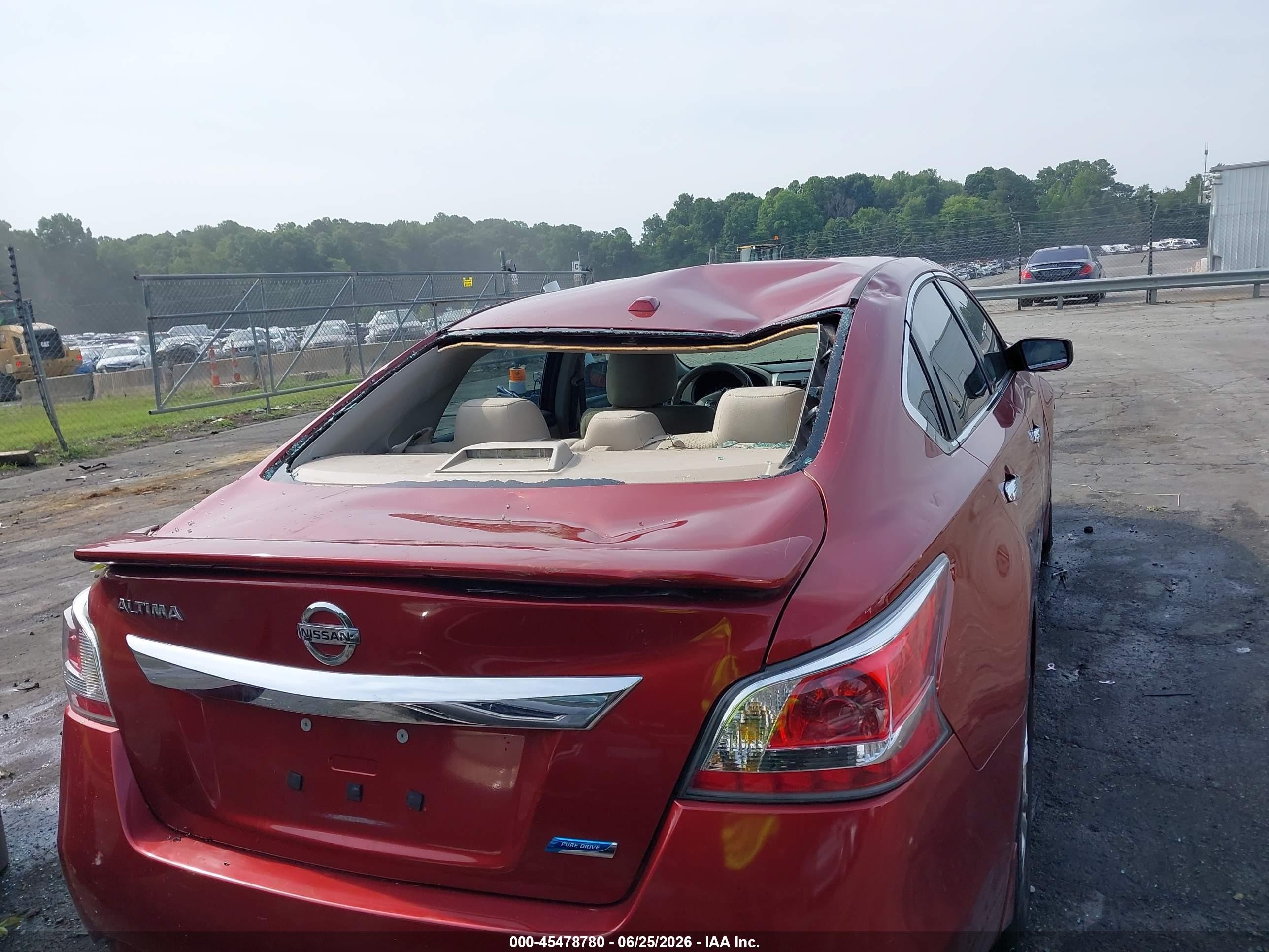 2014 Nissan Altima 2.5 S Красный vin: 1N4AL3AP9EC177943