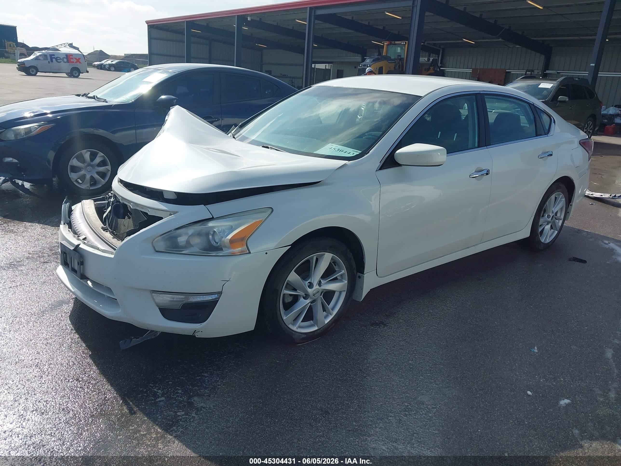 2014 Nissan Altima 2.5 Sv White vin: 1N4AL3AP9EC186528