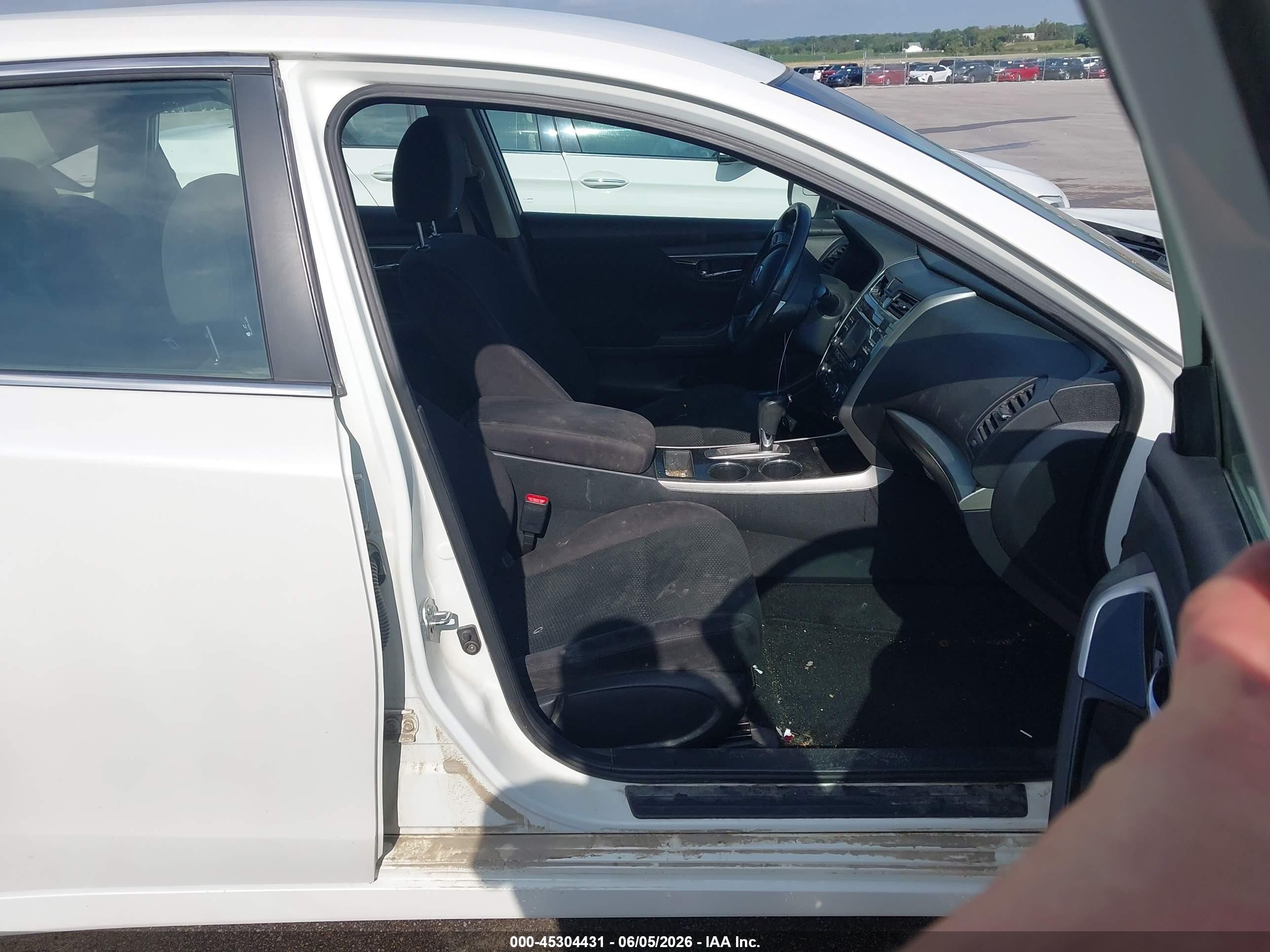 2014 Nissan Altima 2.5 Sv White vin: 1N4AL3AP9EC186528