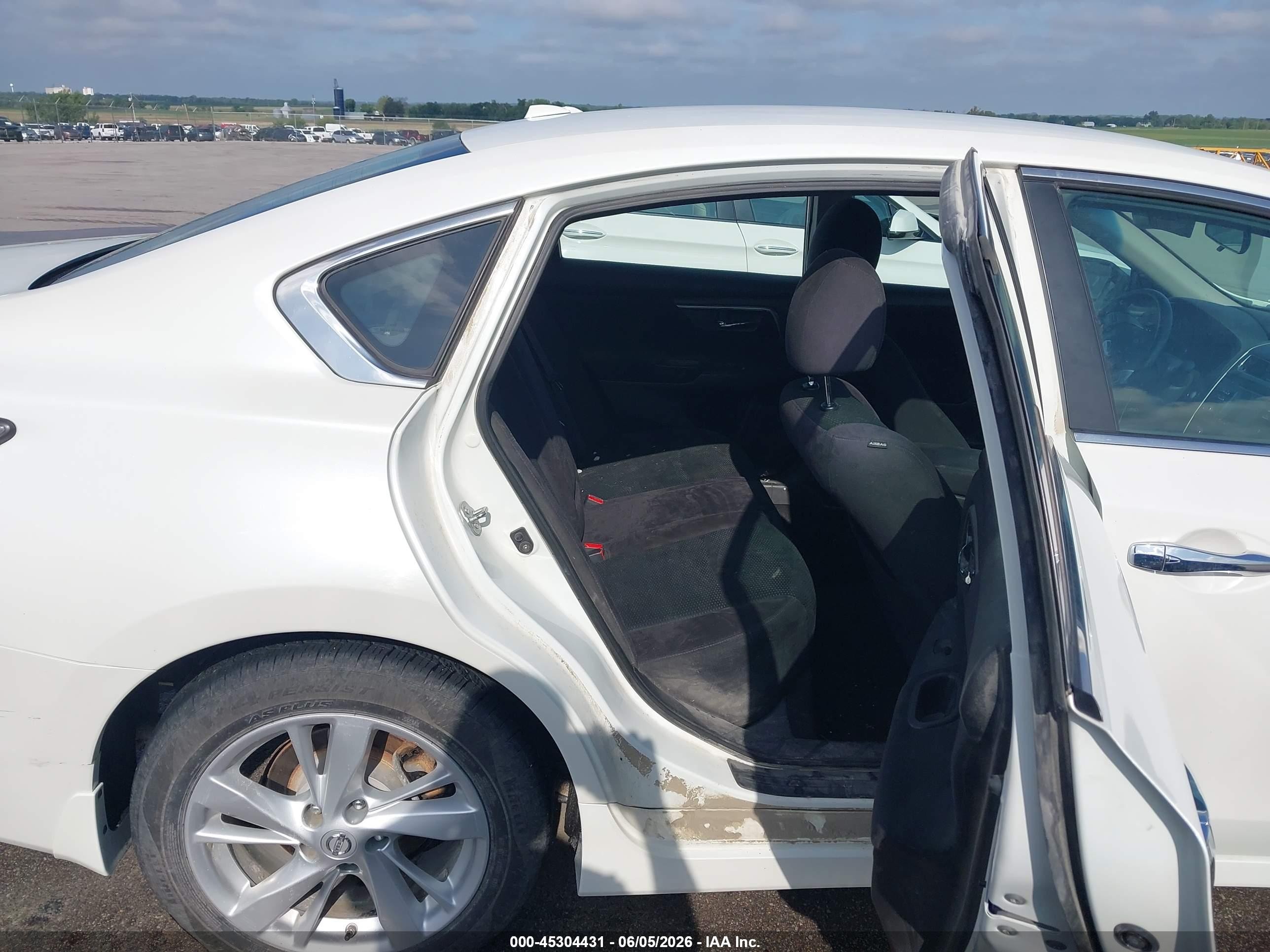 2014 Nissan Altima 2.5 Sv White vin: 1N4AL3AP9EC186528