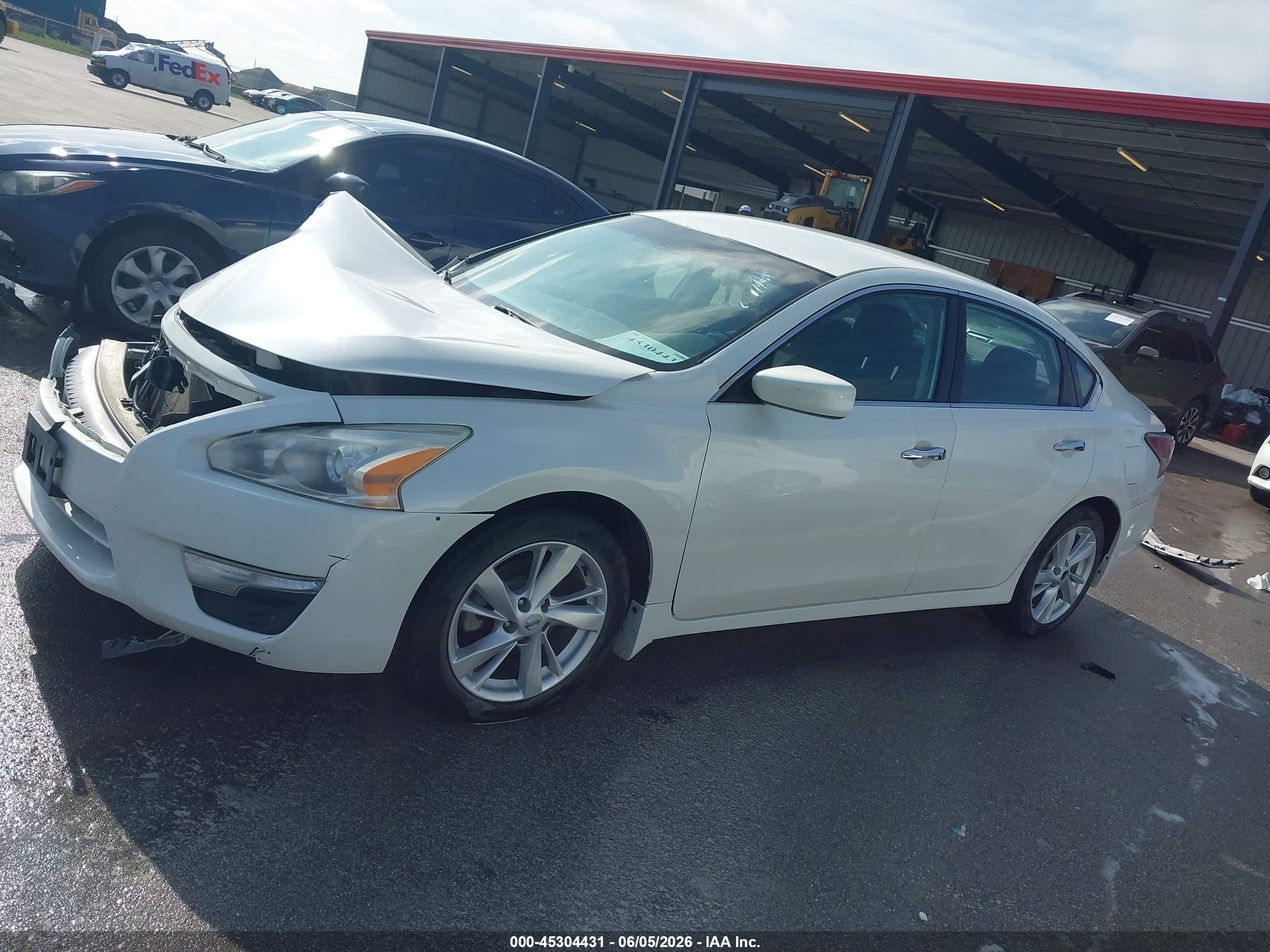 2014 Nissan Altima 2.5 Sv White vin: 1N4AL3AP9EC186528