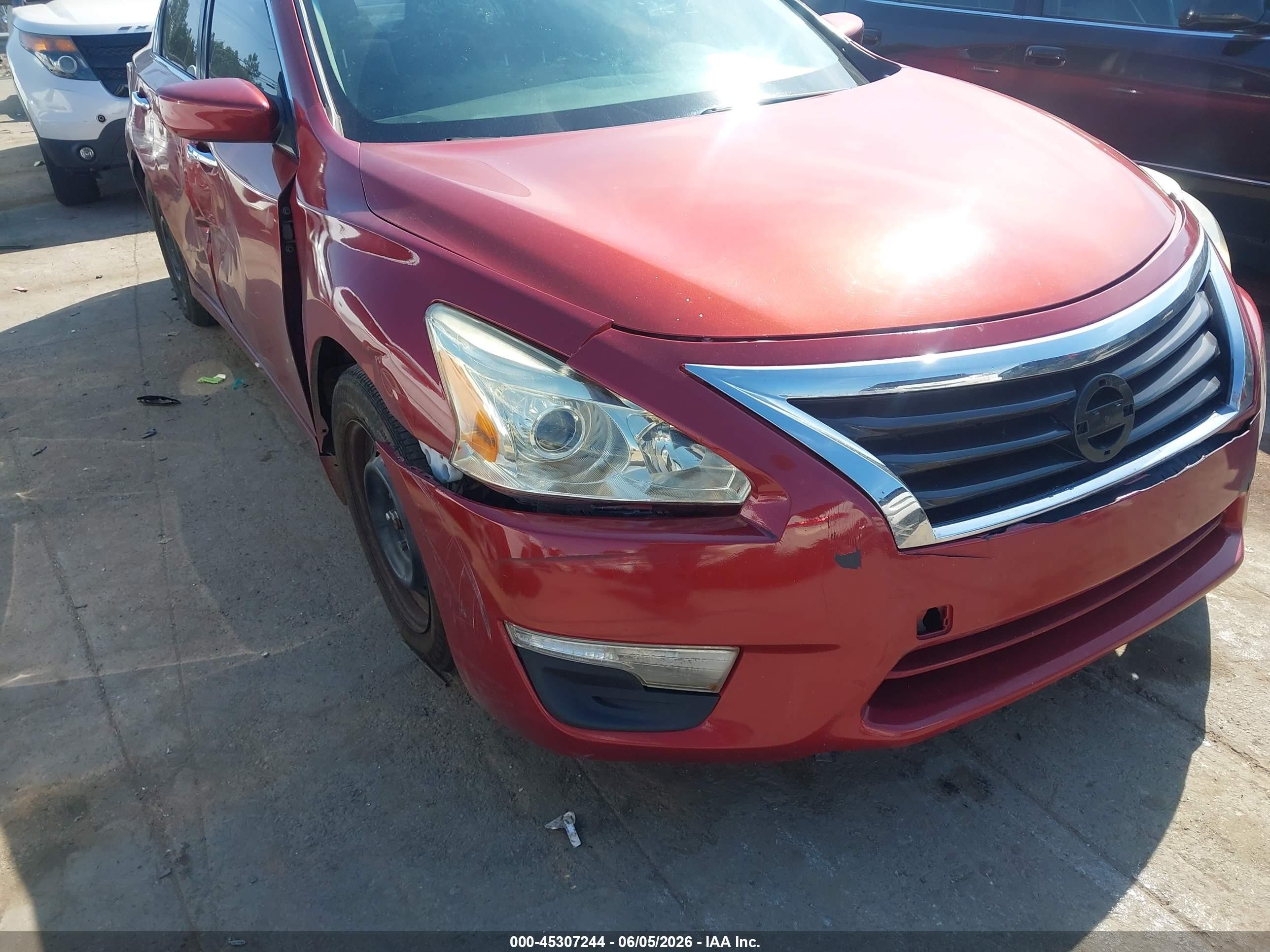 2014 Nissan Altima 2.5 S Red vin: 1N4AL3AP9EC195200