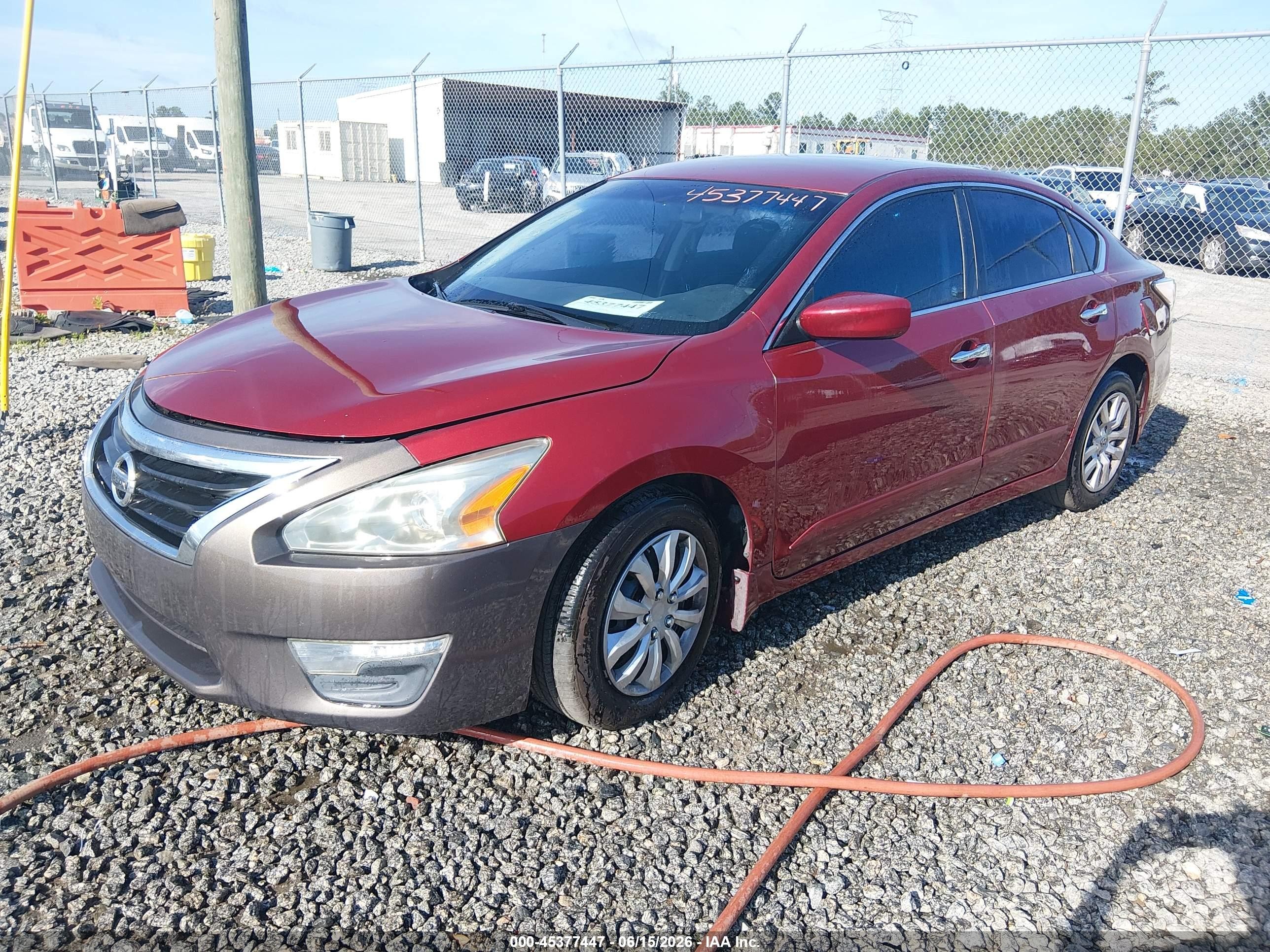 2014 Nissan Altima 2.5 S Red vin: 1N4AL3AP9EC281638