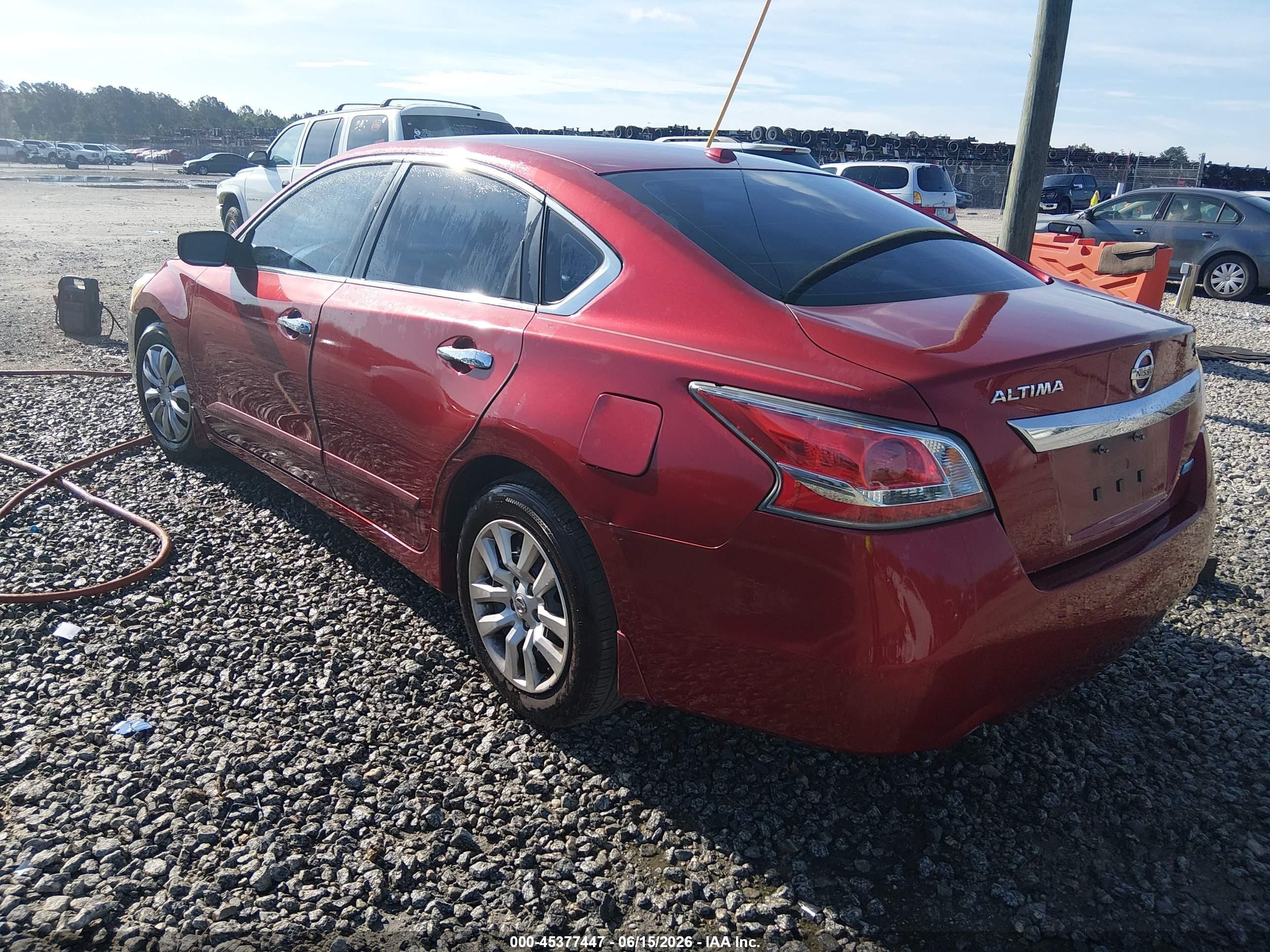 2014 Nissan Altima 2.5 S Red vin: 1N4AL3AP9EC281638