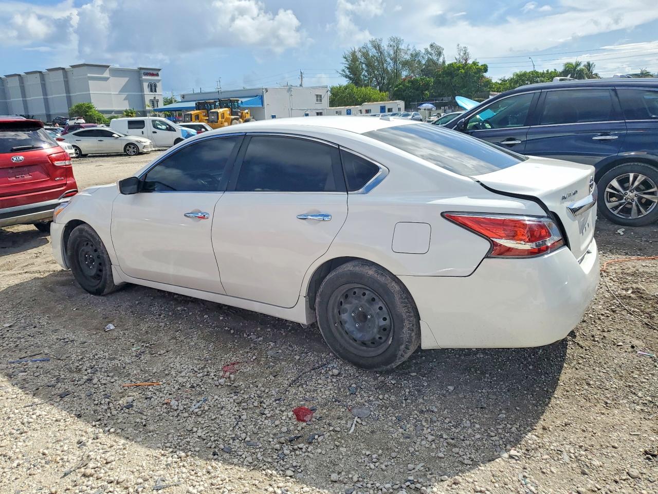 2014 Nissan Altima 2.5 S White vin: 1N4AL3AP9EC296799