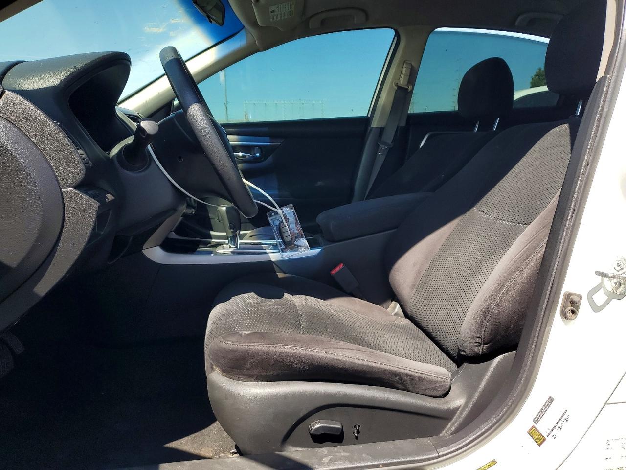 2014 Nissan Altima 2.5 S White vin: 1N4AL3AP9EC316436