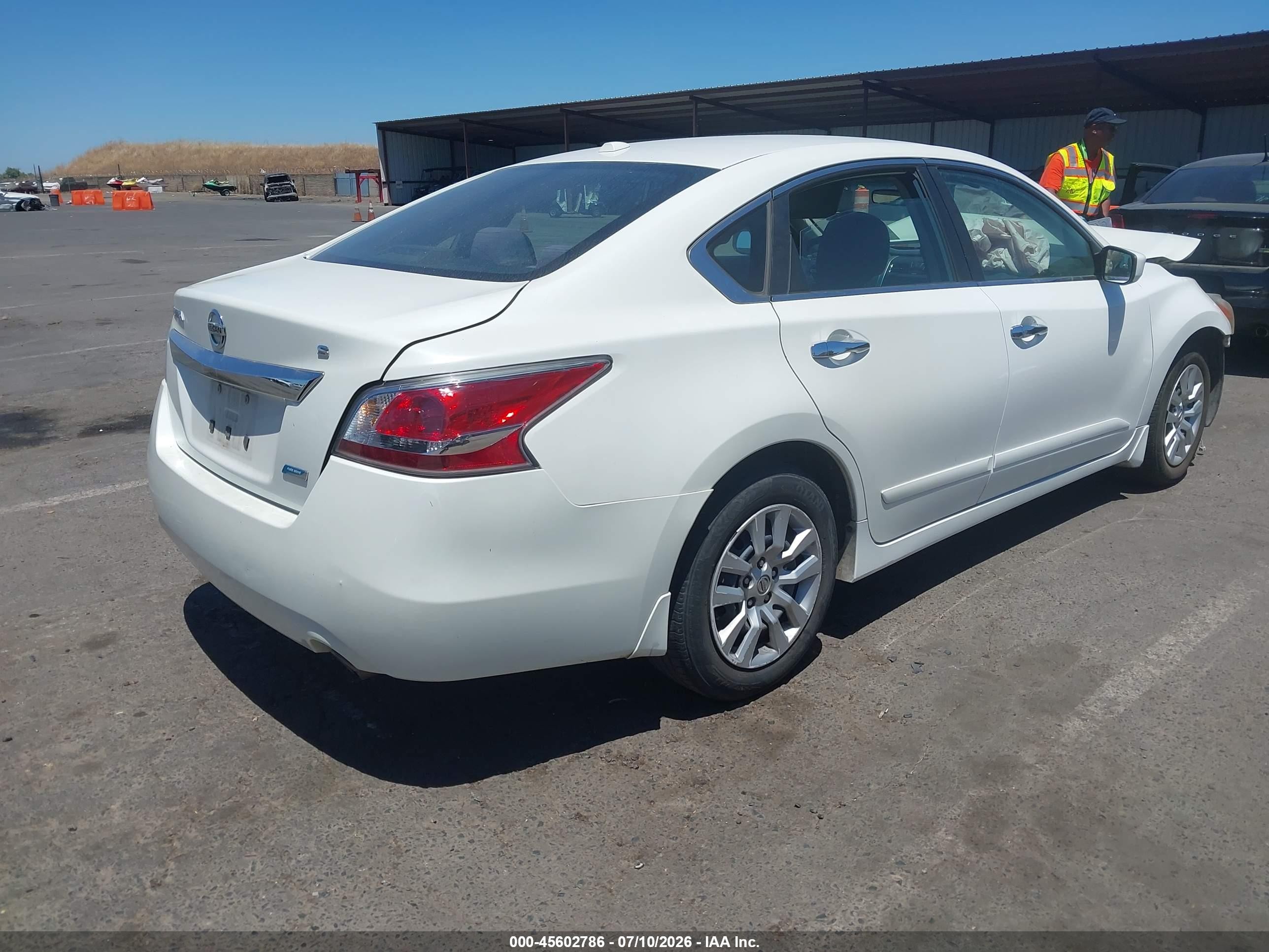 2014 Nissan Altima 2.5 S White vin: 1N4AL3AP9EC319837