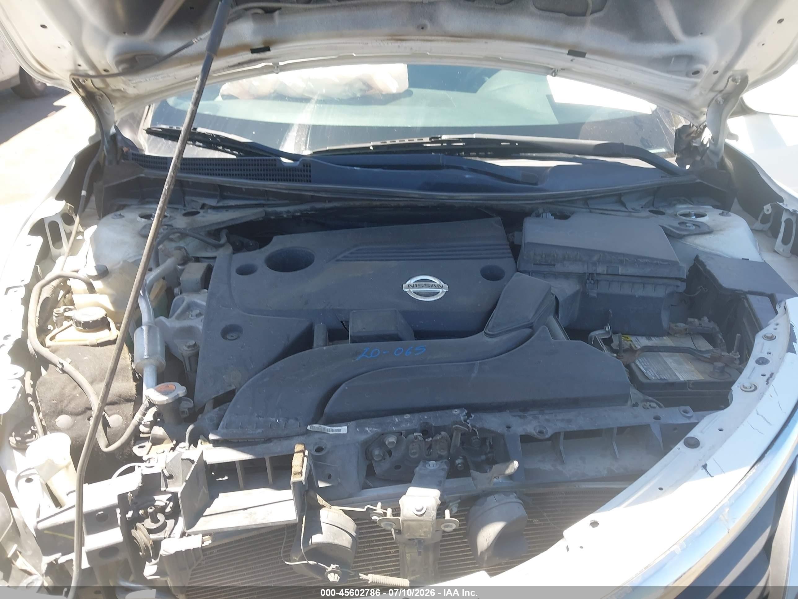 2014 Nissan Altima 2.5 S White vin: 1N4AL3AP9EC319837