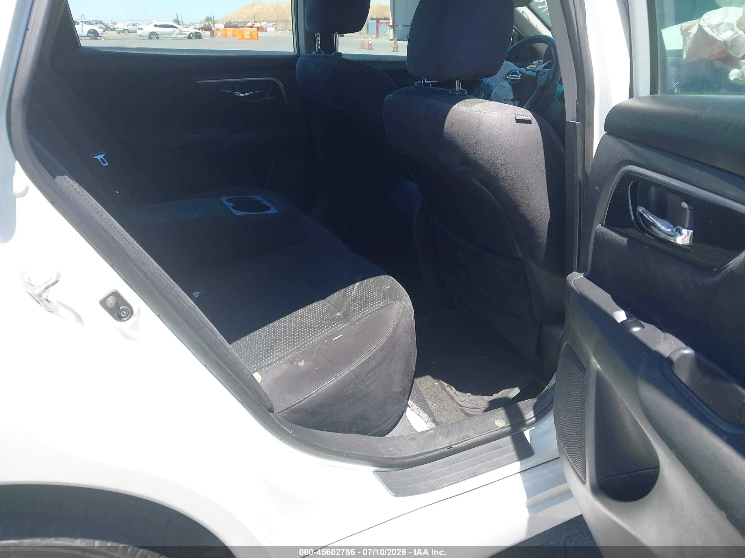 2014 Nissan Altima 2.5 S White vin: 1N4AL3AP9EC319837