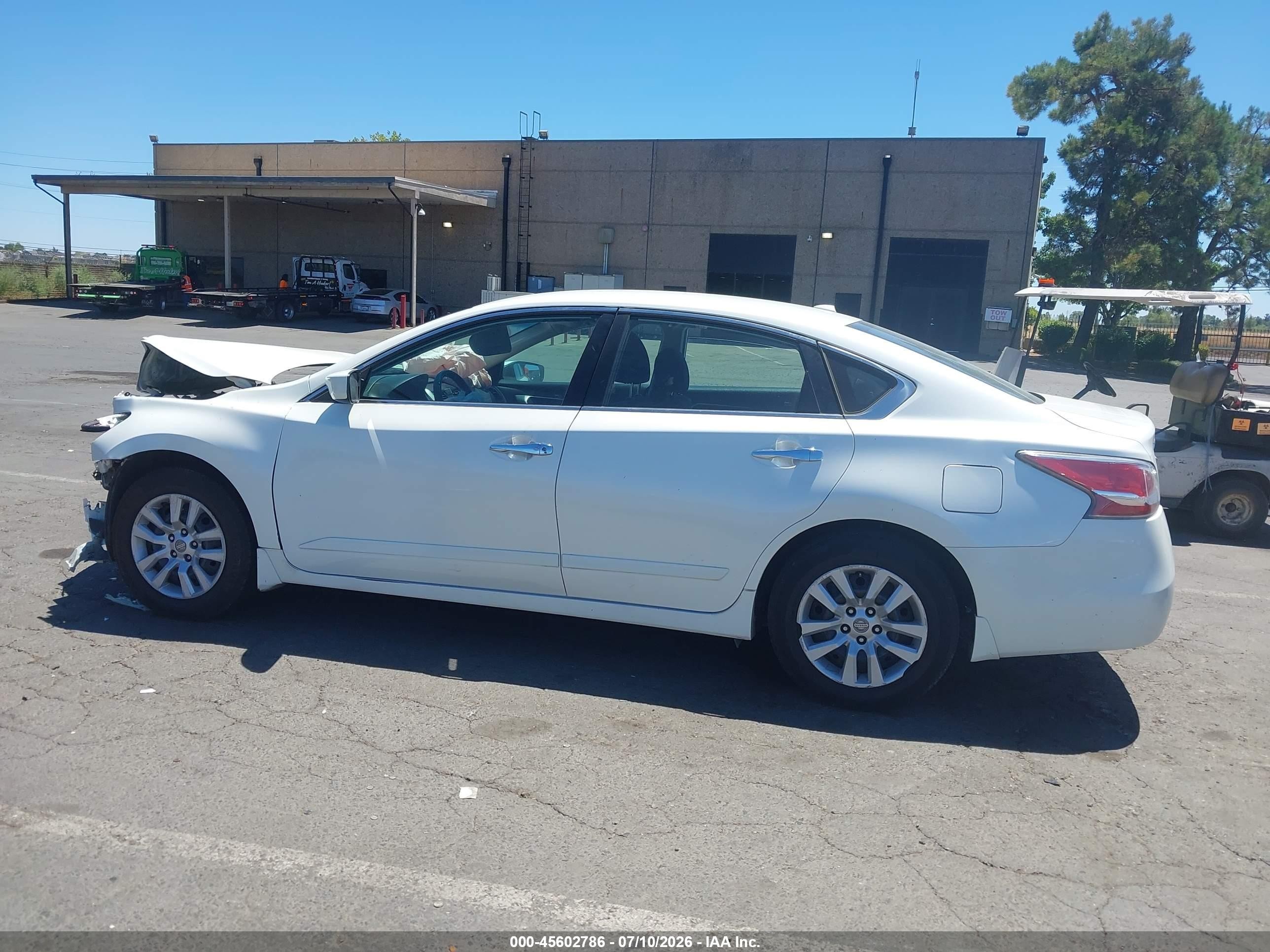 2014 Nissan Altima 2.5 S White vin: 1N4AL3AP9EC319837