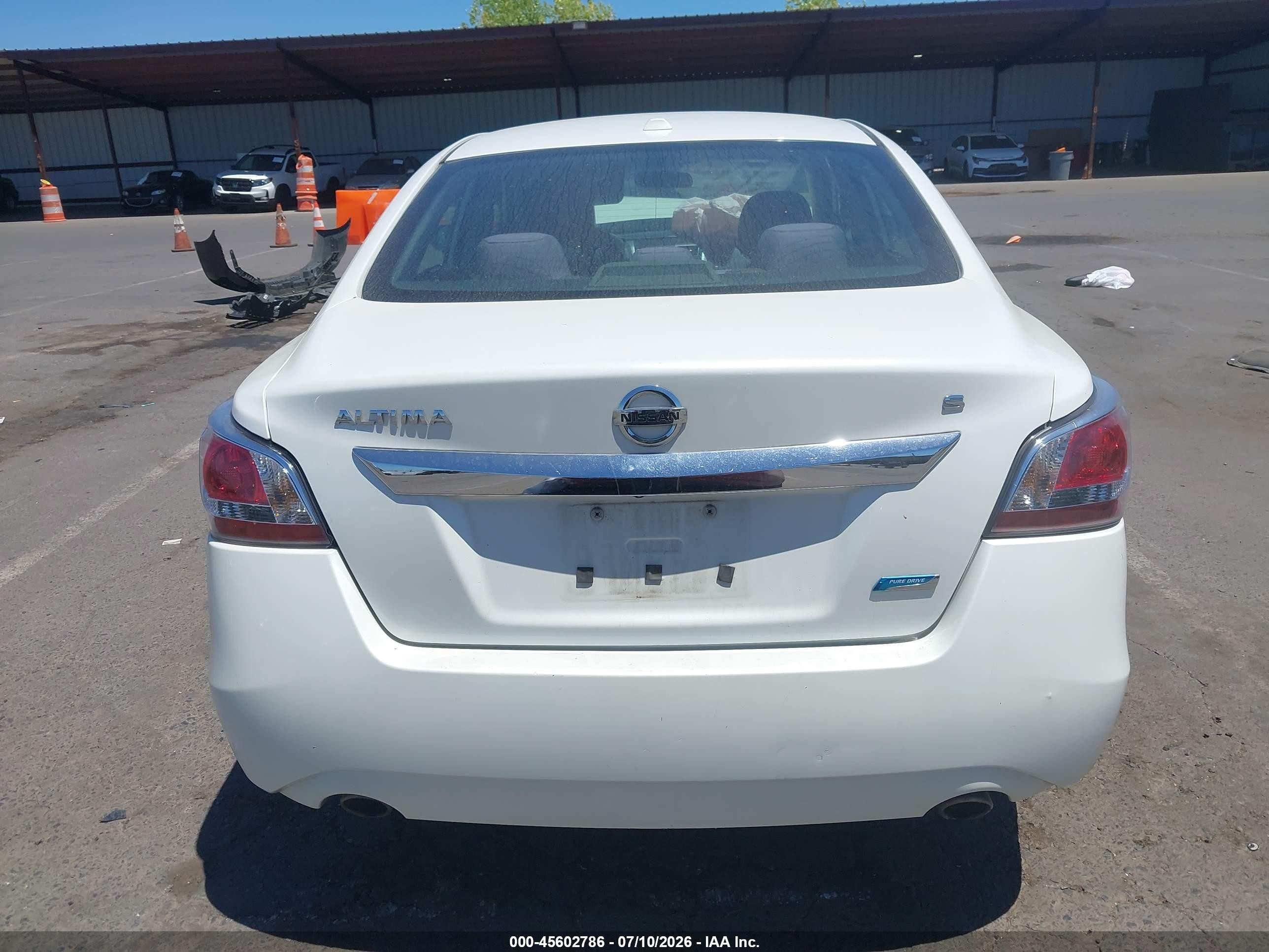 2014 Nissan Altima 2.5 S White vin: 1N4AL3AP9EC319837