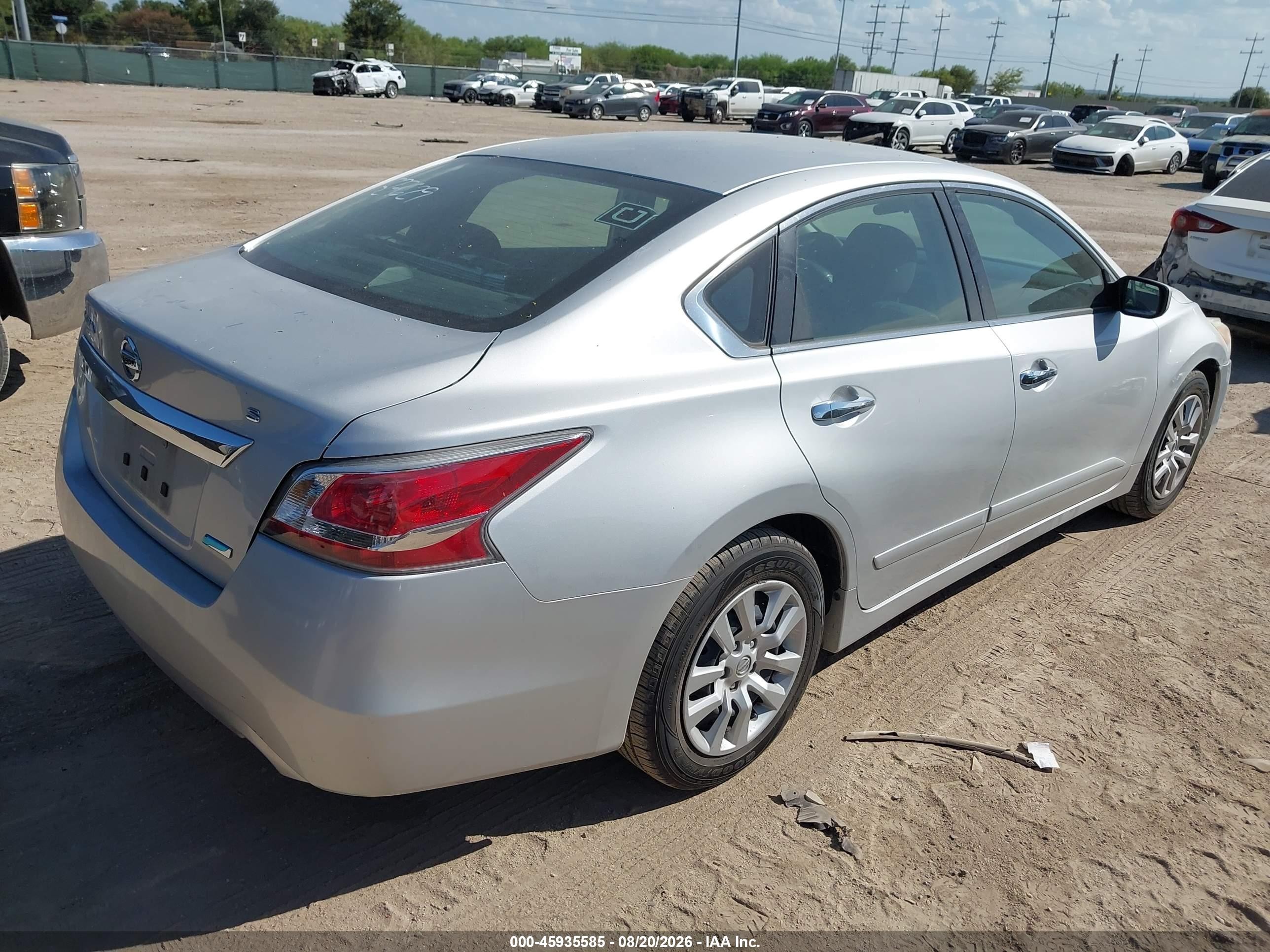 2014 Nissan Altima 2.5 S Silver vin: 1N4AL3AP9EC327629