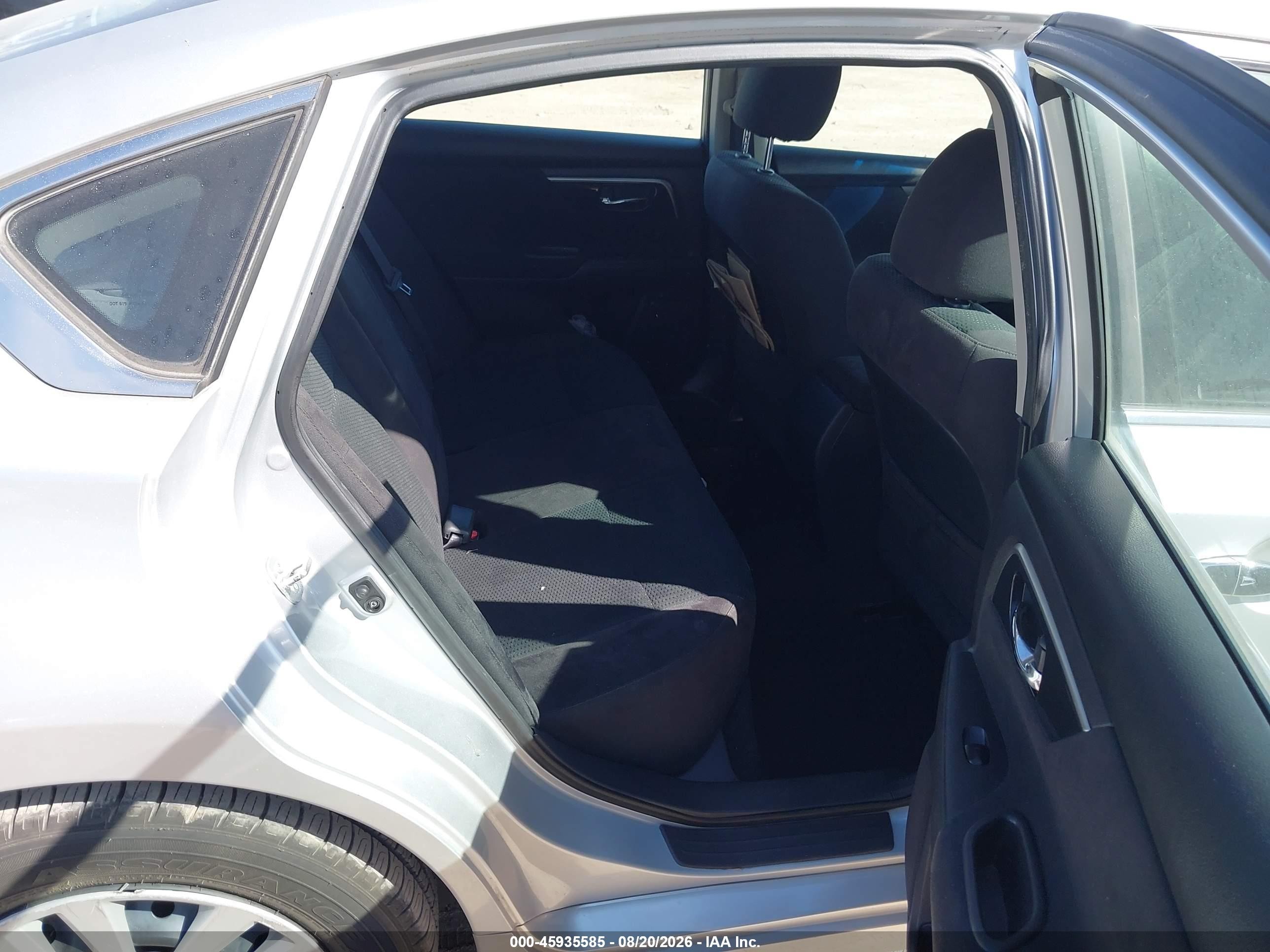 2014 Nissan Altima 2.5 S Silver vin: 1N4AL3AP9EC327629