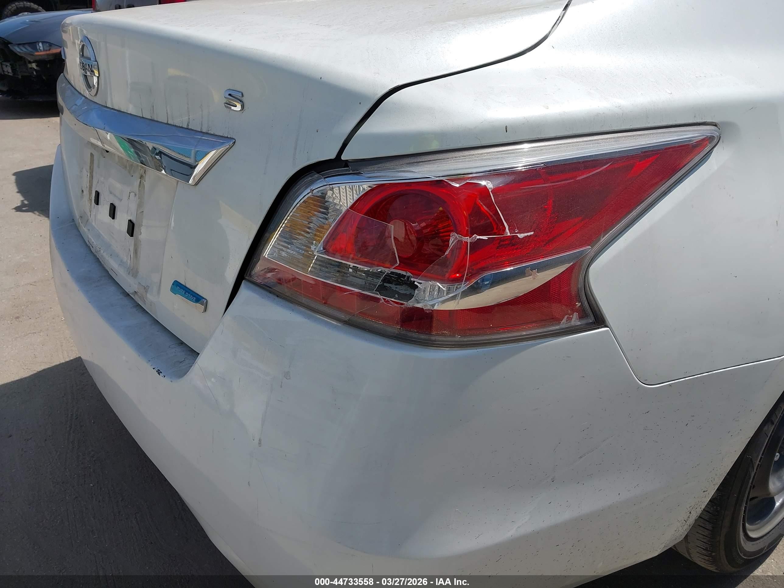 2014 Nissan Altima 2.5/2.5 S/2.5 Sl/2.5 Sv White vin: 1N4AL3AP9EC402040