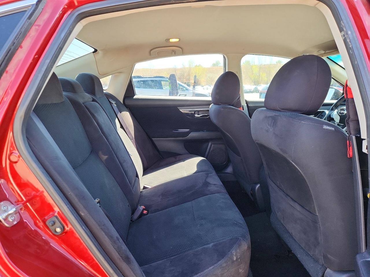 2014 Nissan Altima 2.5/s/sv/sl Red vin: 1N4AL3AP9EN210122