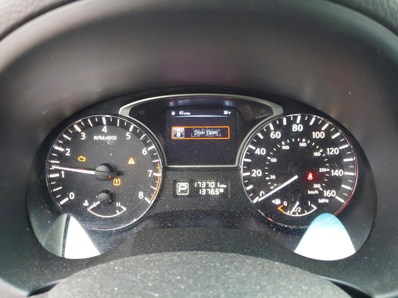 2014 Nissan Altima 2.5 Red vin: 1N4AL3AP9EN212811