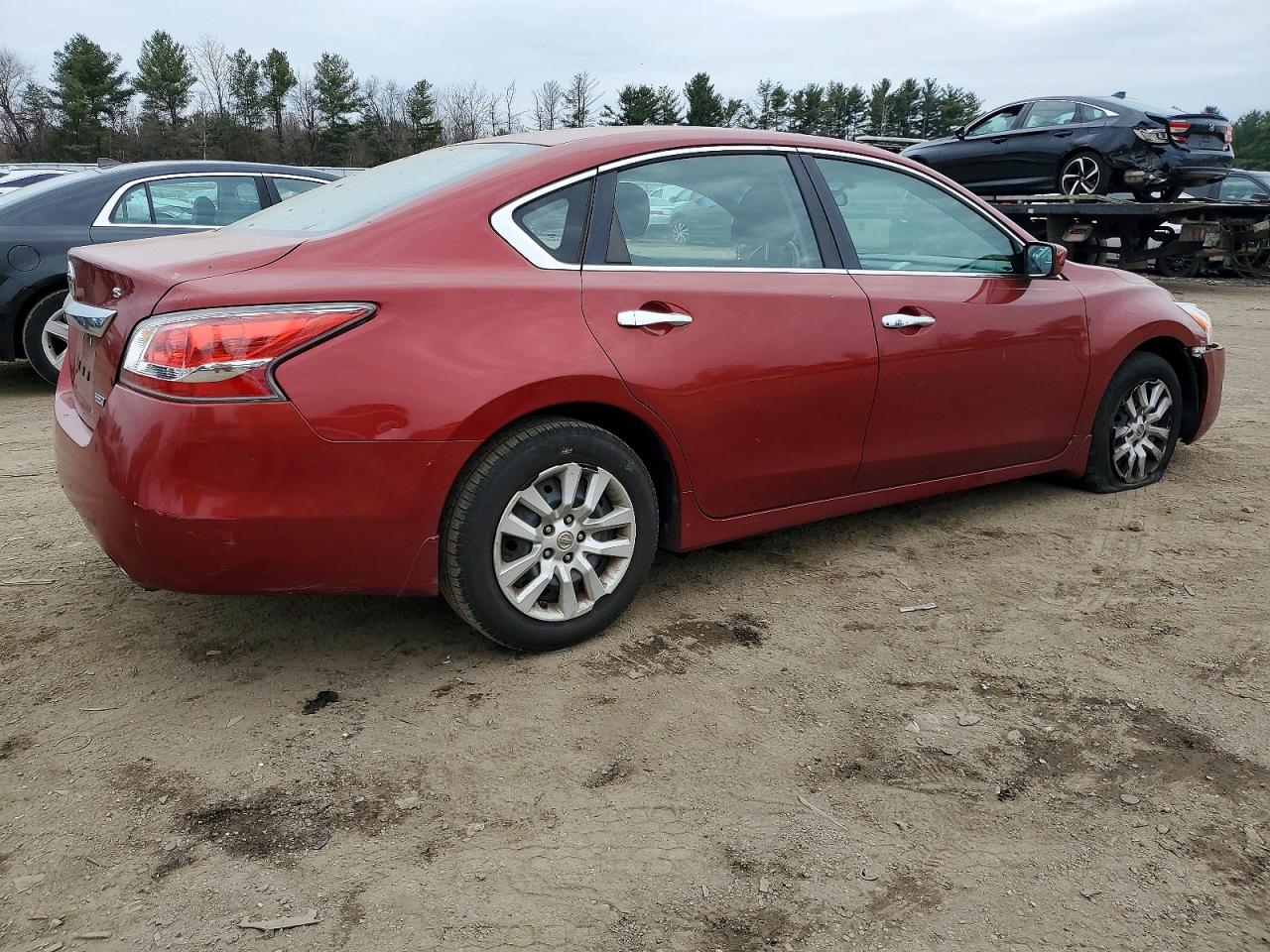 2014 Nissan Altima 2.5 Red vin: 1N4AL3AP9EN212811