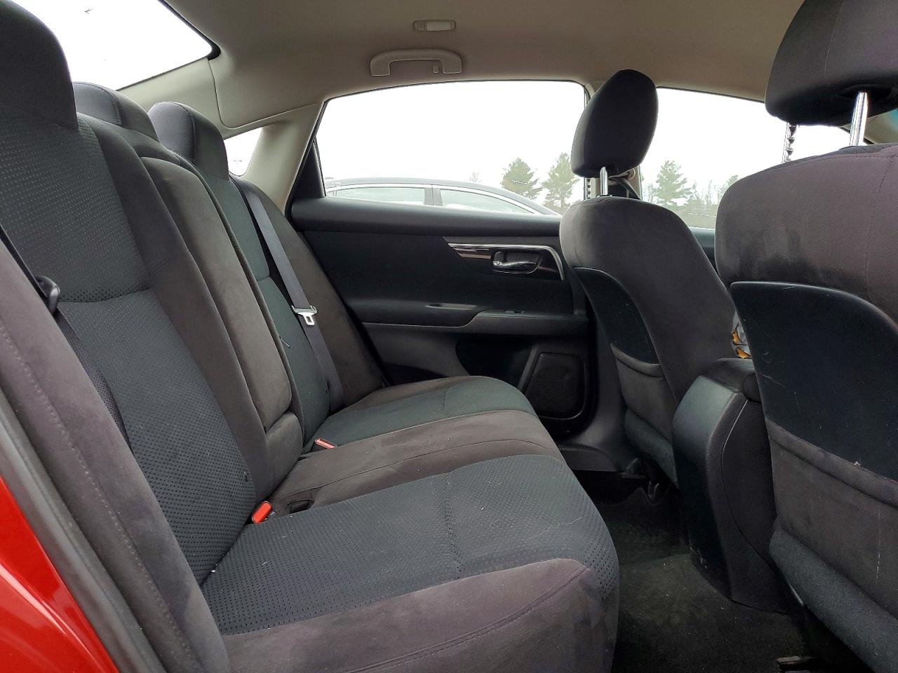 2014 Nissan Altima 2.5 Red vin: 1N4AL3AP9EN212811