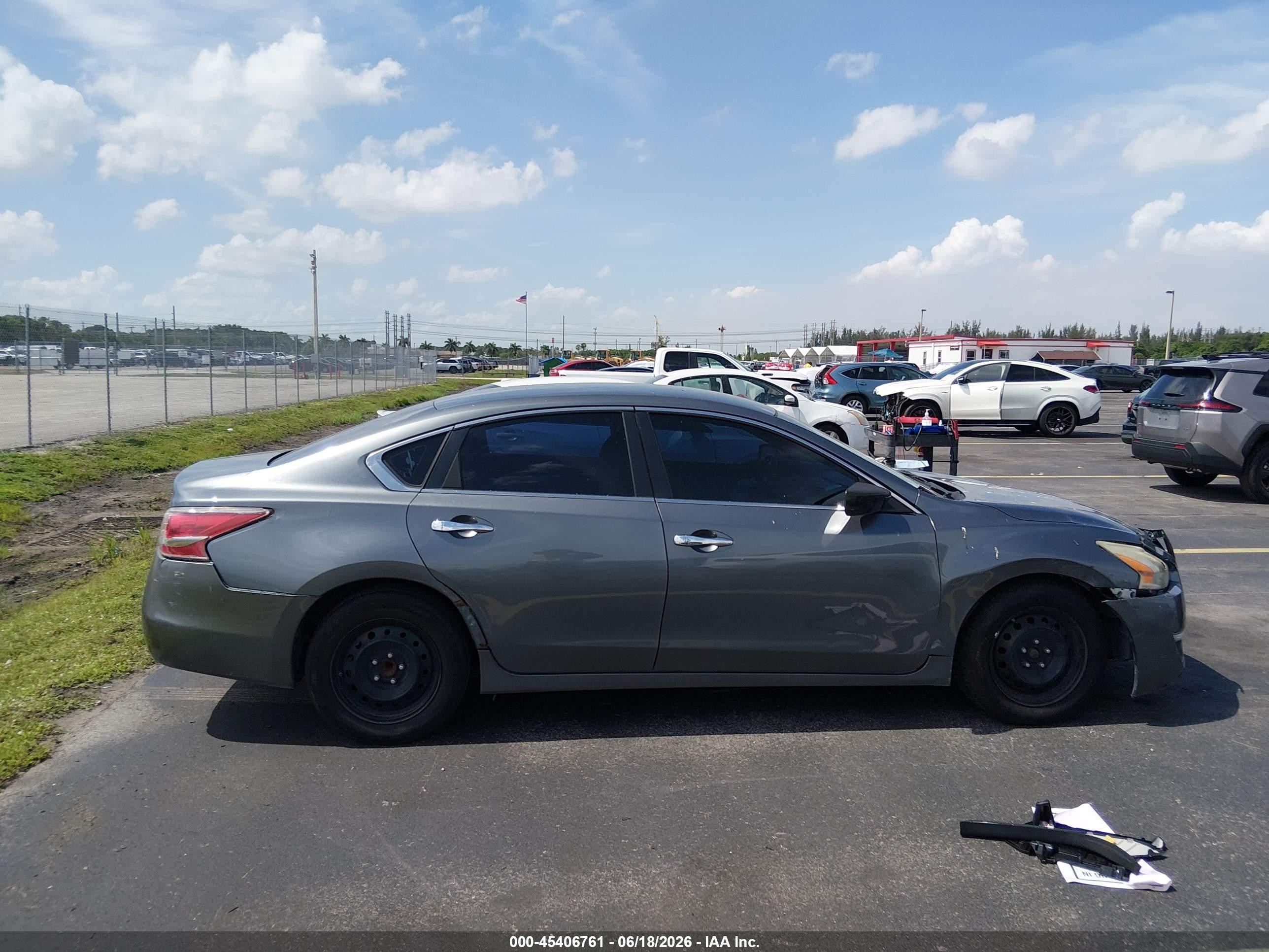 2014 Nissan Altima 2.5 S Gray vin: 1N4AL3AP9EN219483