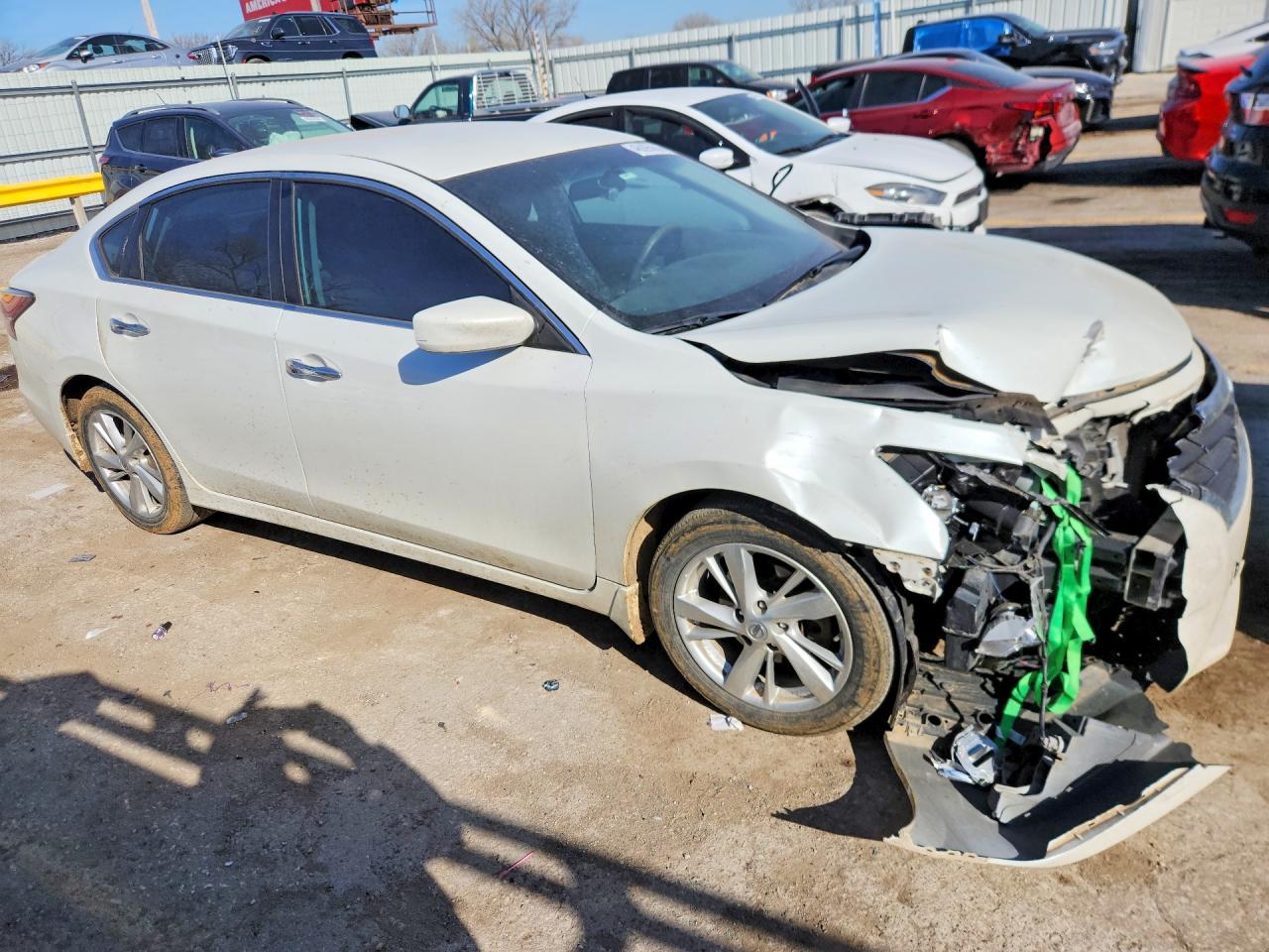 2014 Nissan Altima 2.5 Sv White vin: 1N4AL3AP9EN243900
