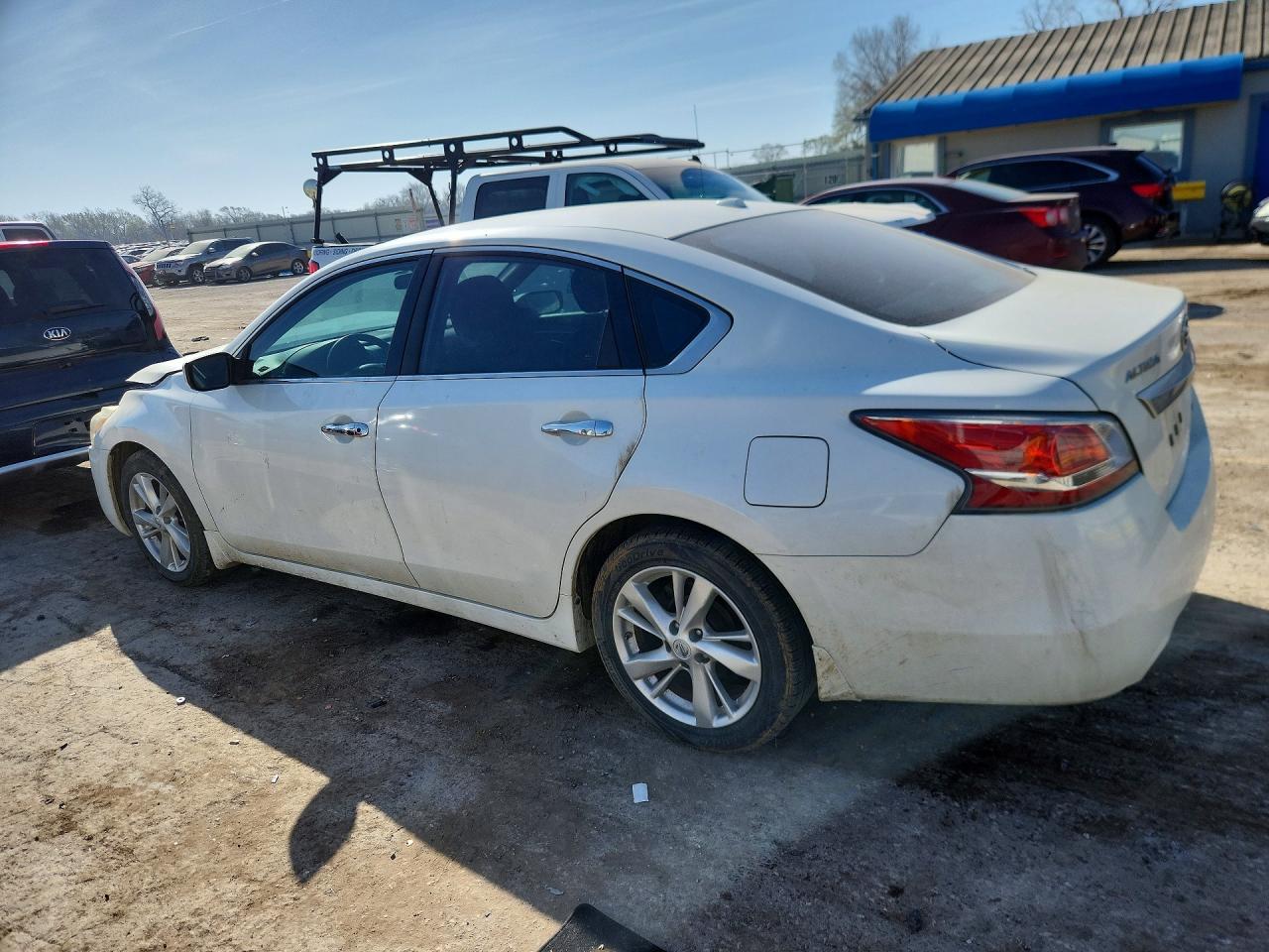 2014 Nissan Altima 2.5 Sv White vin: 1N4AL3AP9EN243900