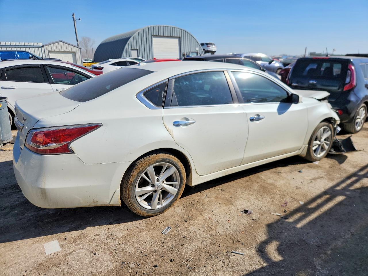 2014 Nissan Altima 2.5 Sv White vin: 1N4AL3AP9EN243900