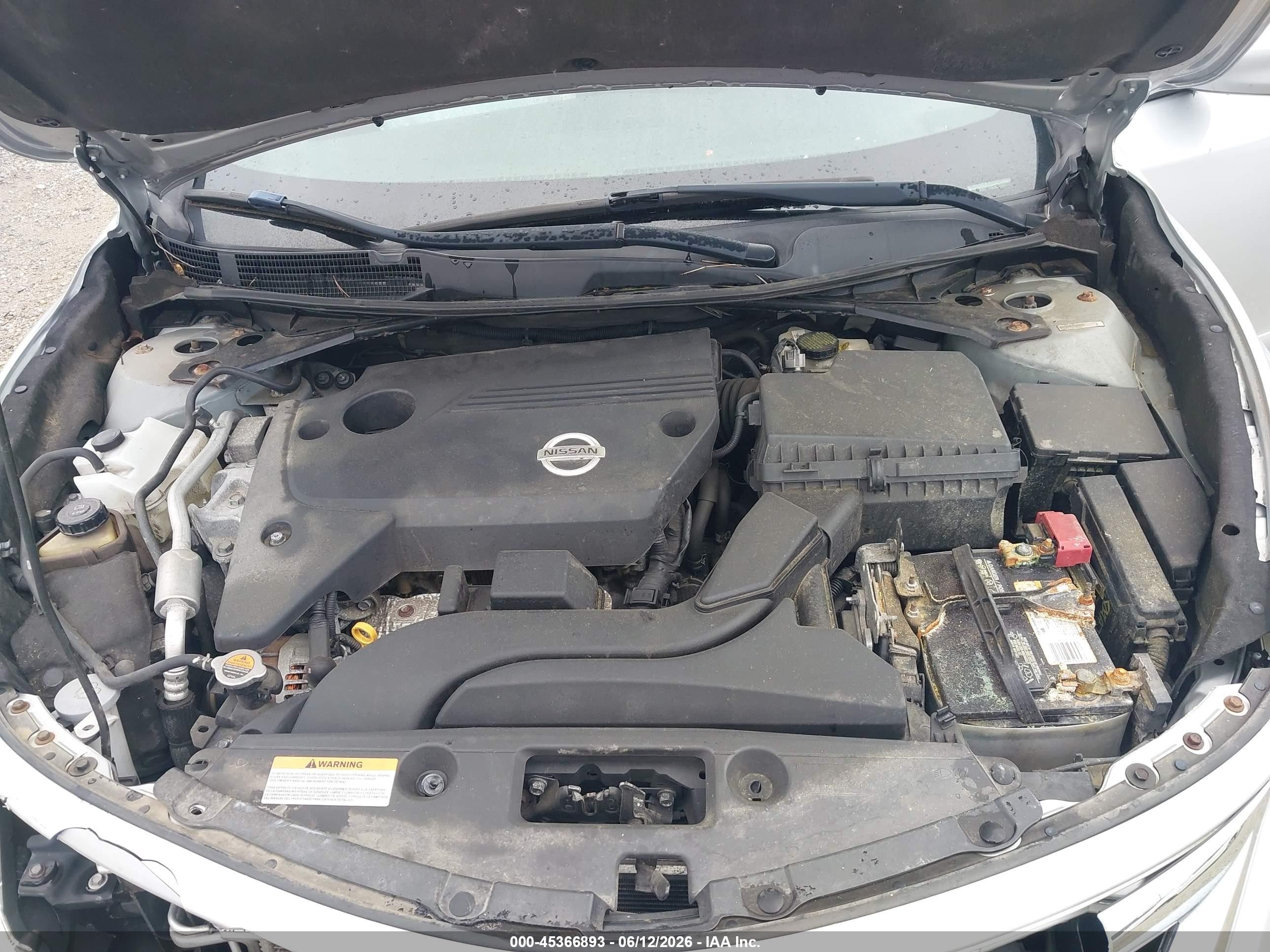 2014 Nissan Altima 2.5 Sv Серебряный vin: 1N4AL3AP9EN247641