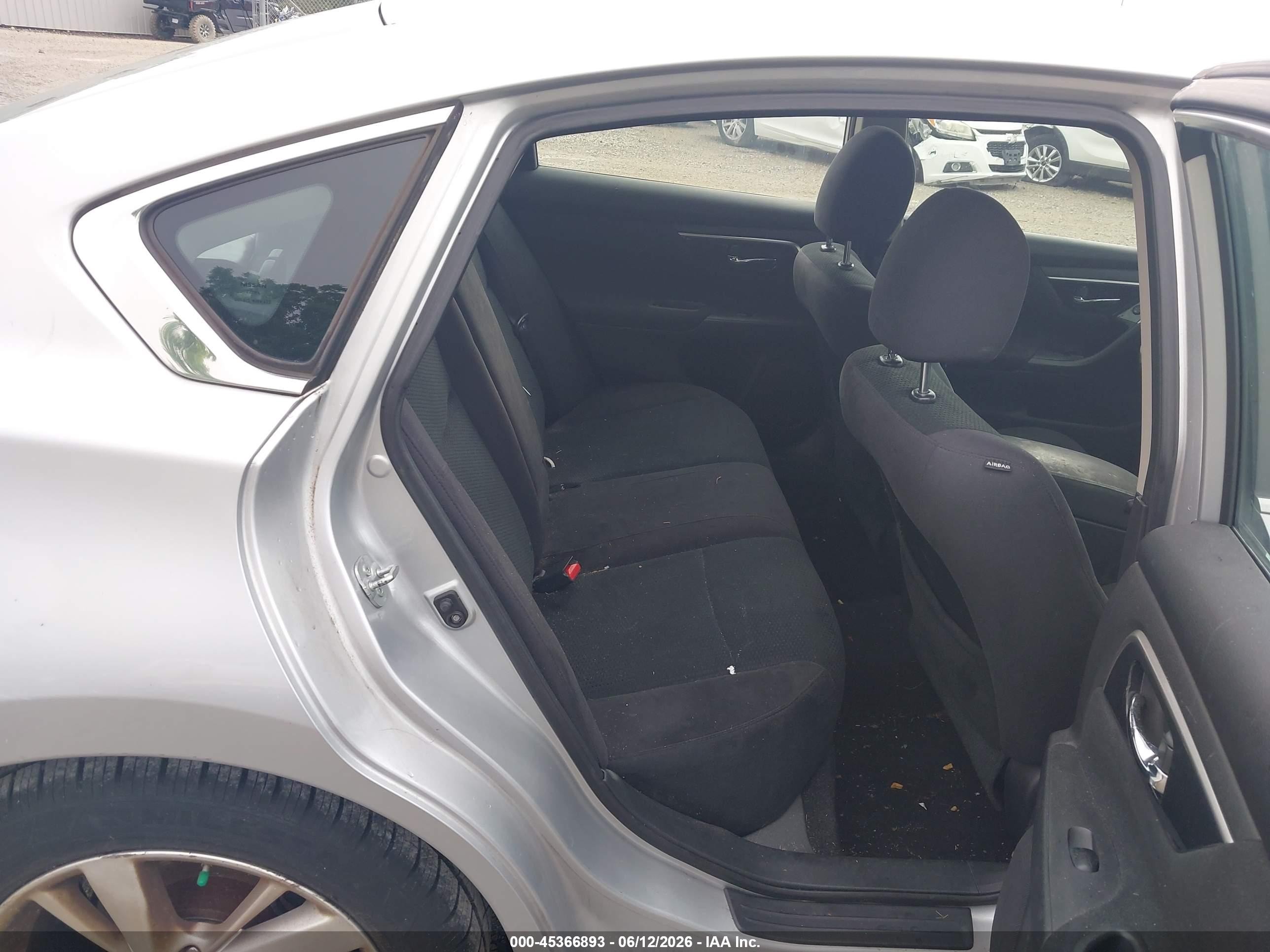 2014 Nissan Altima 2.5 Sv Серебряный vin: 1N4AL3AP9EN247641