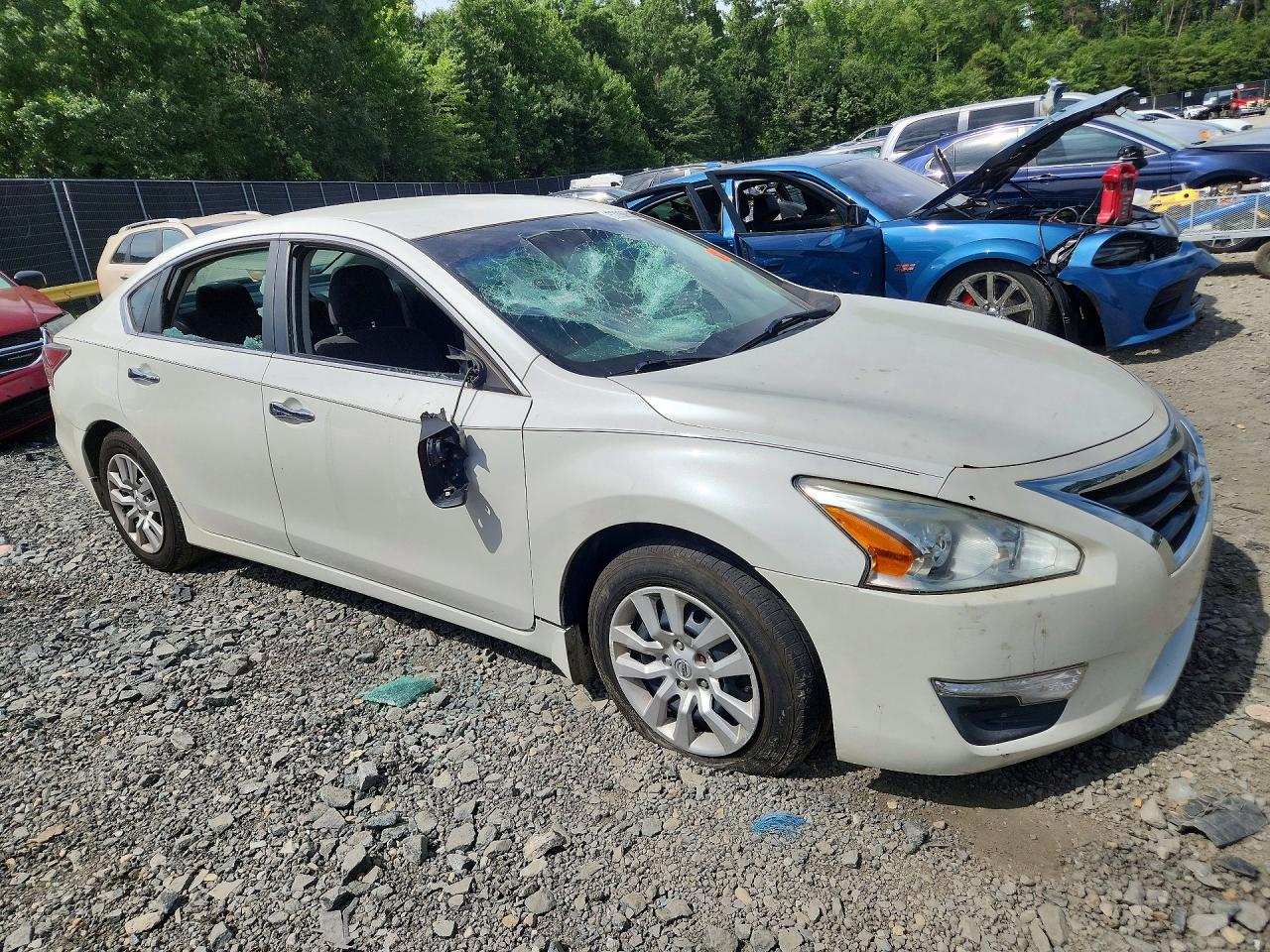 2014 Nissan Altima 2.5 S White vin: 1N4AL3AP9EN259627