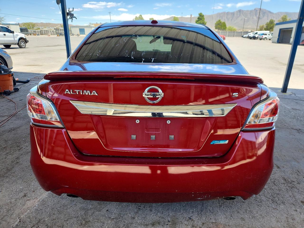 2014 Nissan Altima 2.5 S Red vin: 1N4AL3AP9EN259952