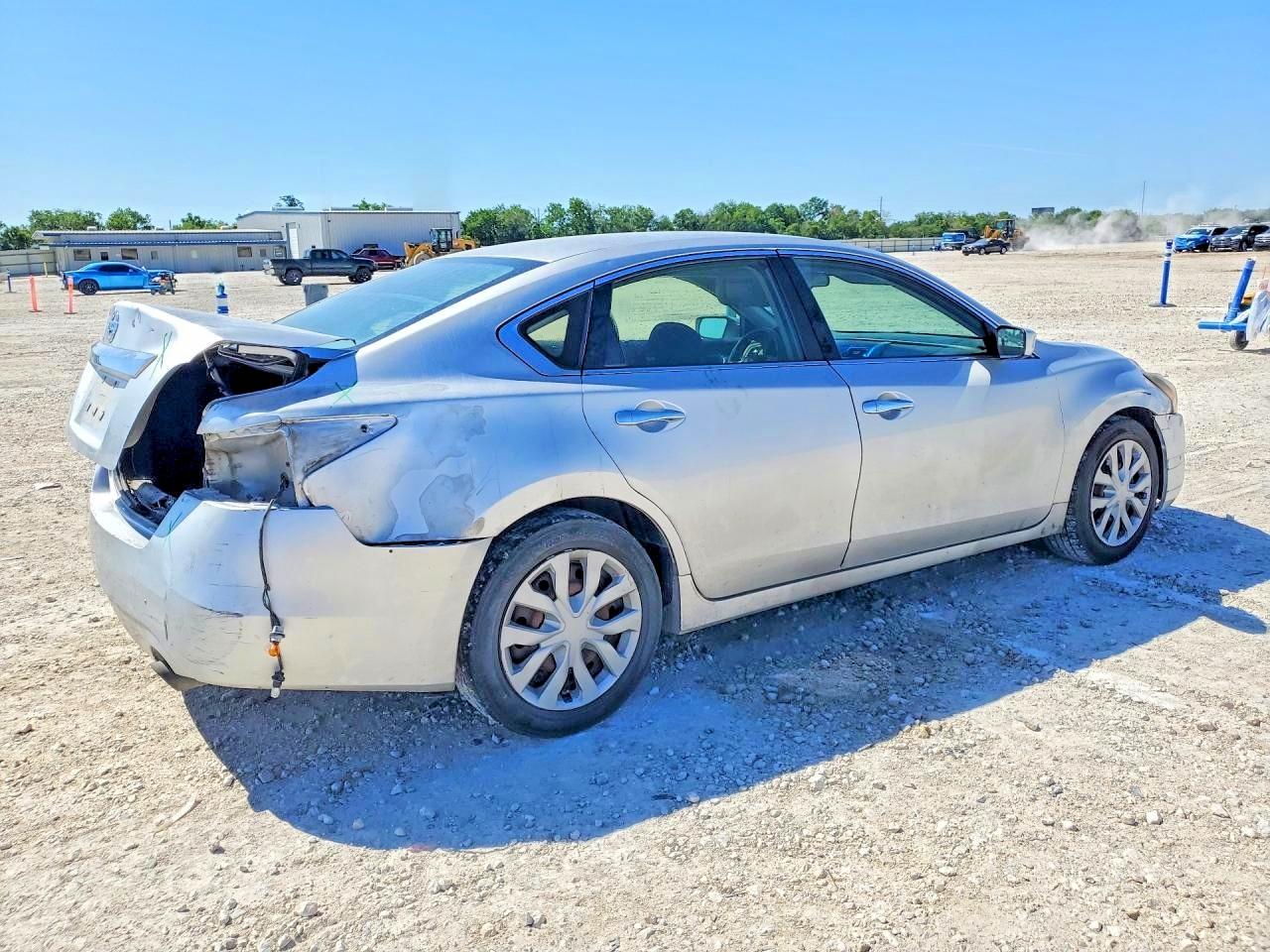 2014 Nissan Altima 2.5 S Серебряный vin: 1N4AL3AP9EN337713