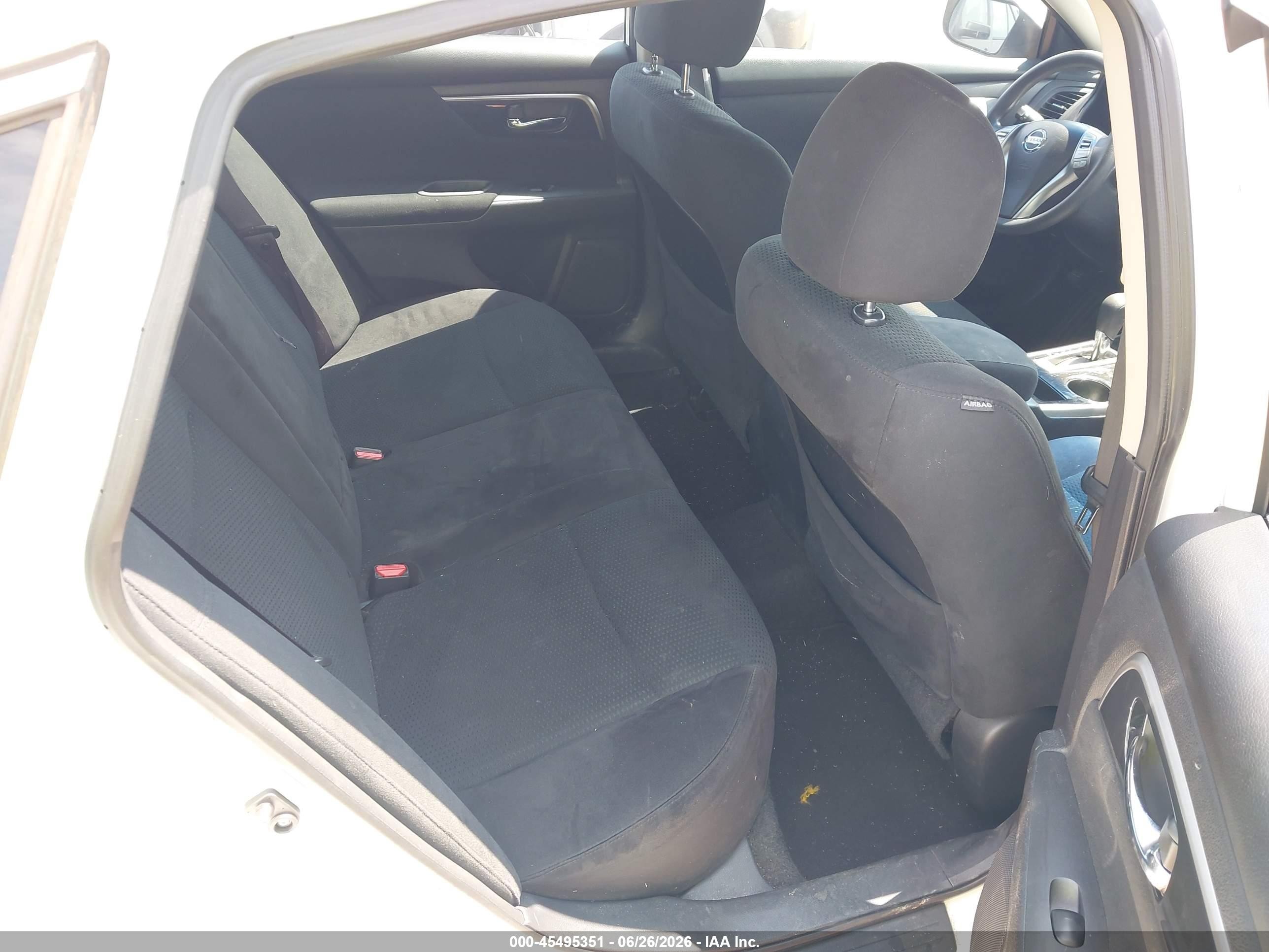 2014 Nissan Altima 2.5 S White vin: 1N4AL3AP9EN340496