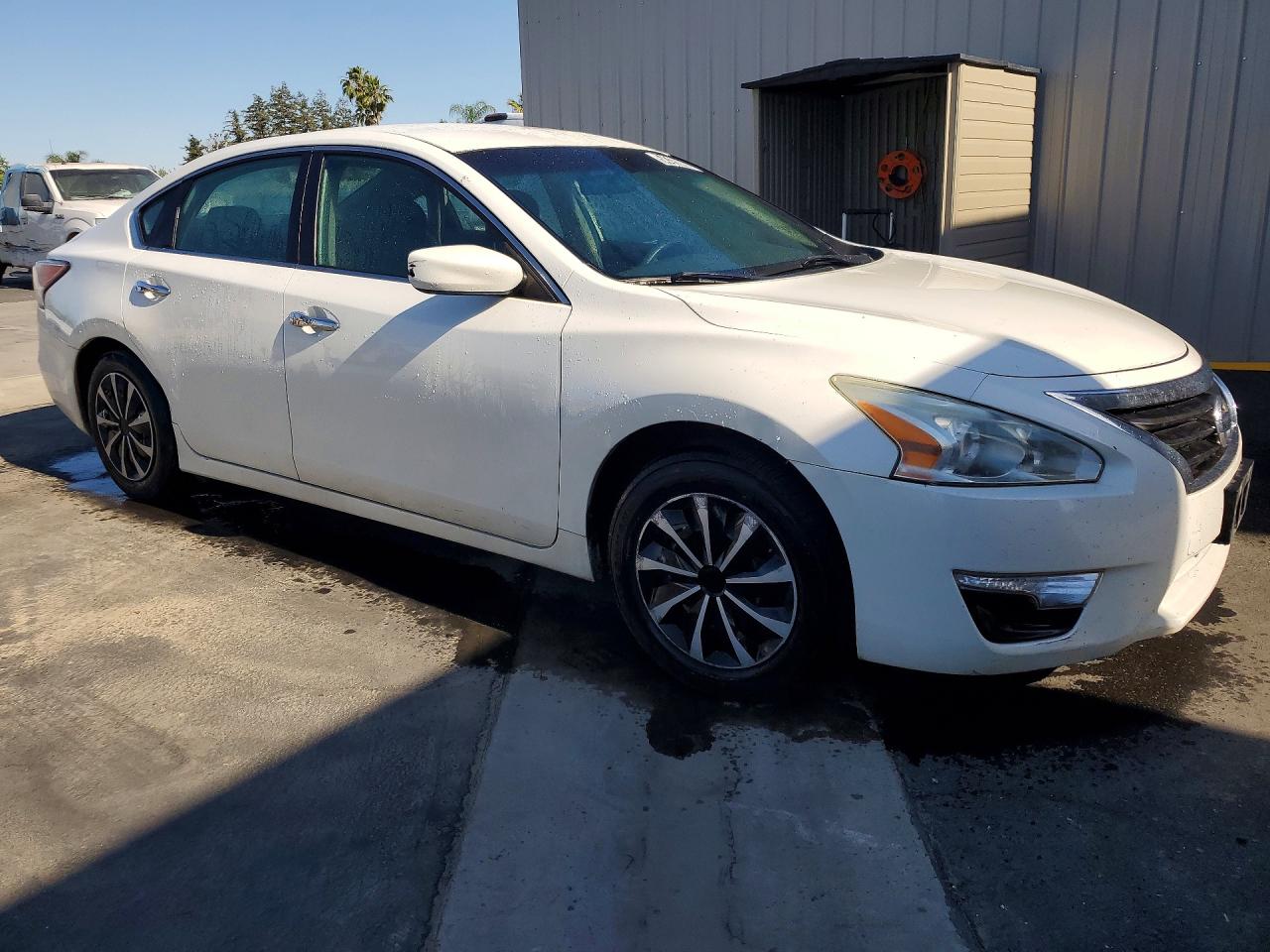 2014 Nissan Altima 2.5 S White vin: 1N4AL3AP9EN343401