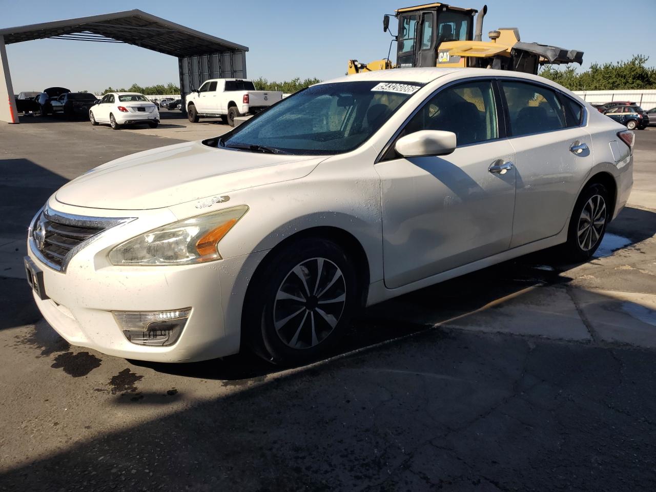 2014 Nissan Altima 2.5 S White vin: 1N4AL3AP9EN343401 Damage: Left Front Fender, Peeling, 4 To 5 Inches
