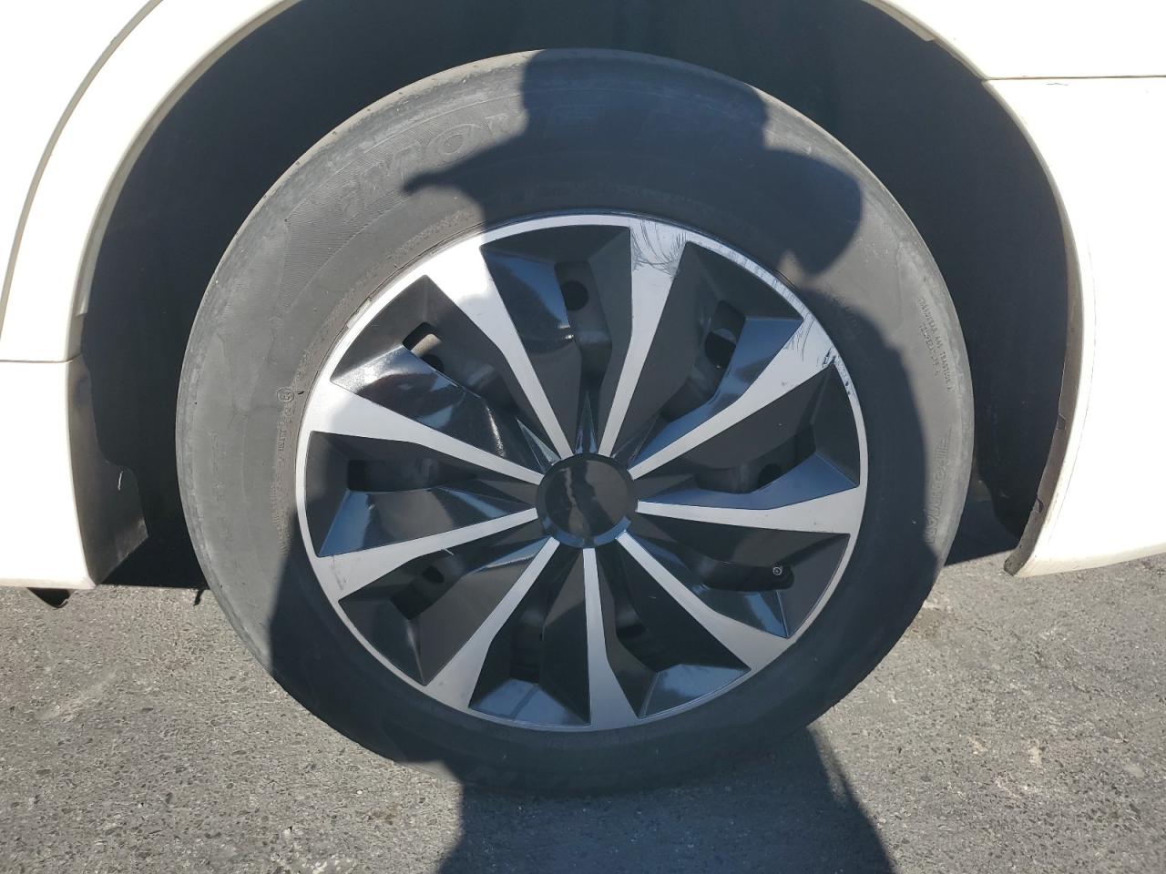 2014 Nissan Altima 2.5 S White vin: 1N4AL3AP9EN343401 Damage: Left Rear Wheel Cover, Curb Rash, > 12 Inches