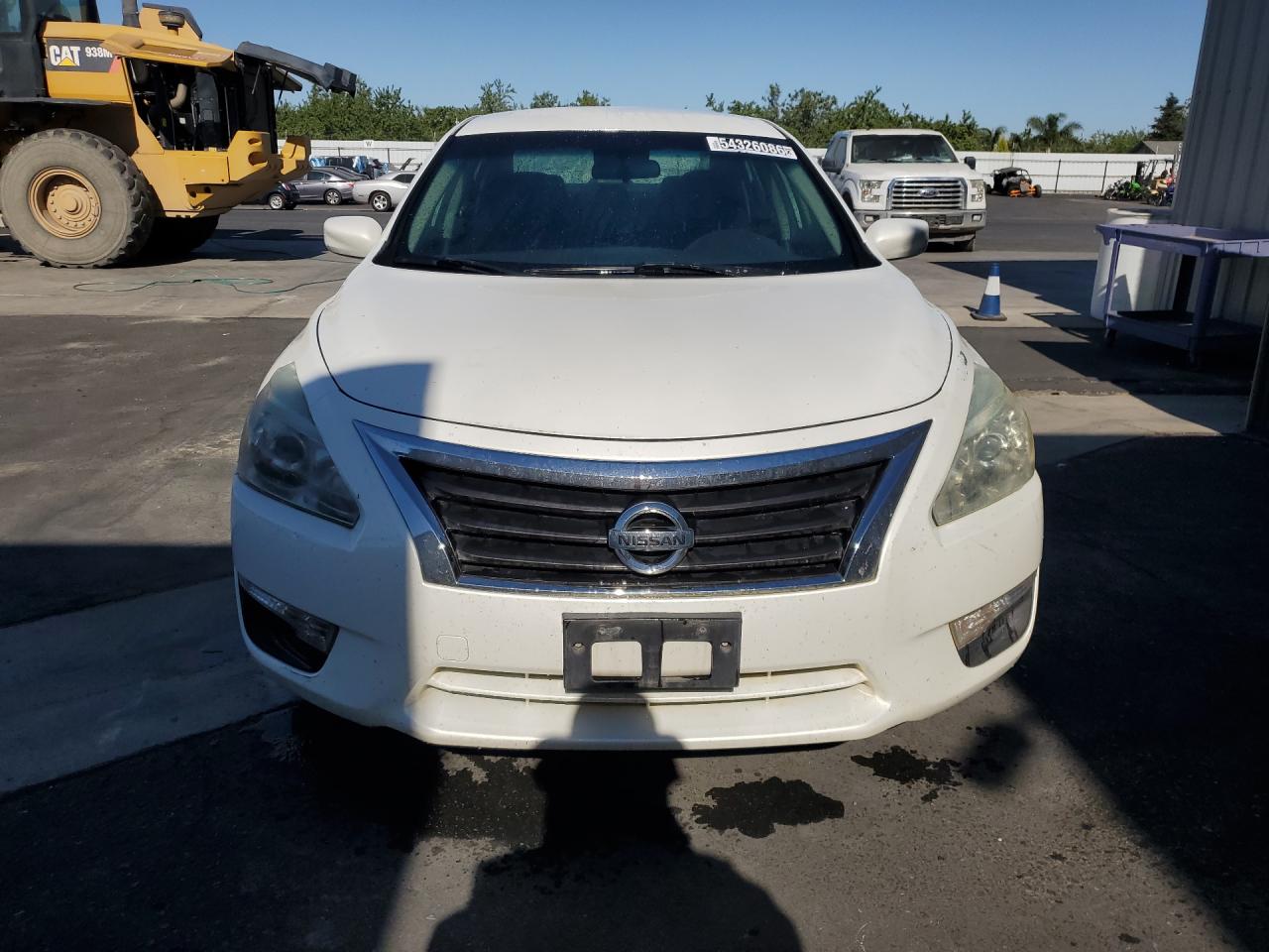 2014 Nissan Altima 2.5 S White vin: 1N4AL3AP9EN343401 Damage: Left Head Lamp, Faded, Repair Required