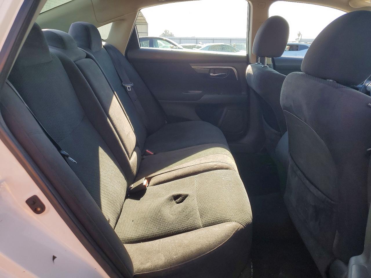 2014 Nissan Altima 2.5 S White vin: 1N4AL3AP9EN343401