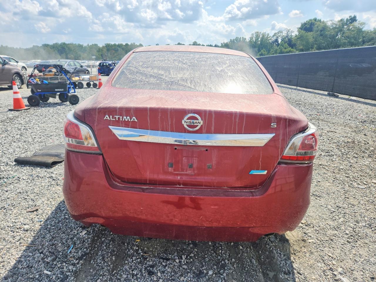 2014 Nissan Altima 2.5 S Red vin: 1N4AL3AP9EN350249