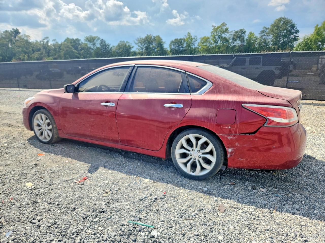 2014 Nissan Altima 2.5 S Red vin: 1N4AL3AP9EN350249
