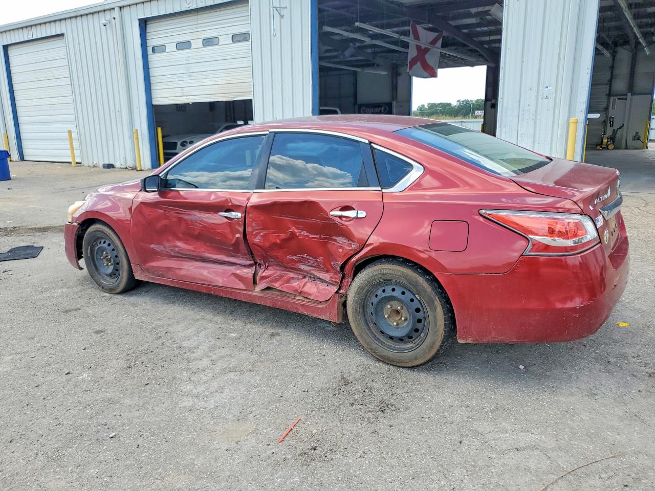 2014 Nissan Altima 2.5 S Red vin: 1N4AL3AP9EN351367
