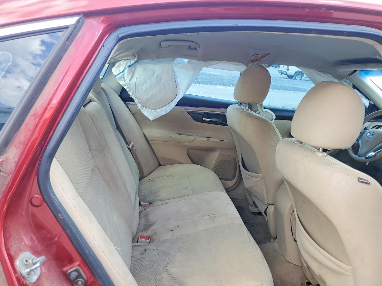 2014 Nissan Altima 2.5 S Red vin: 1N4AL3AP9EN351367